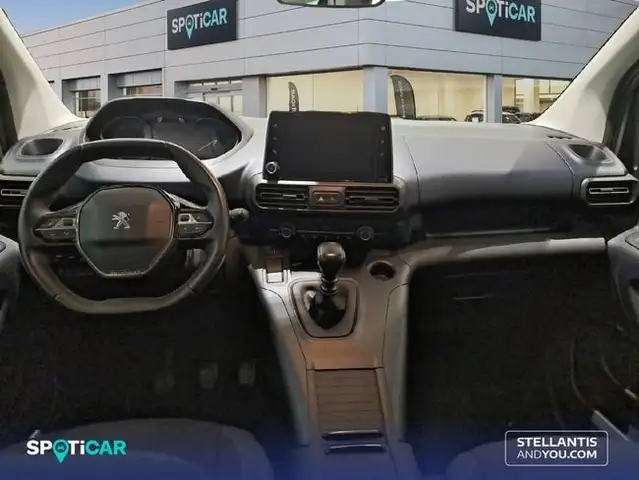 Peugeot Rifter view 8