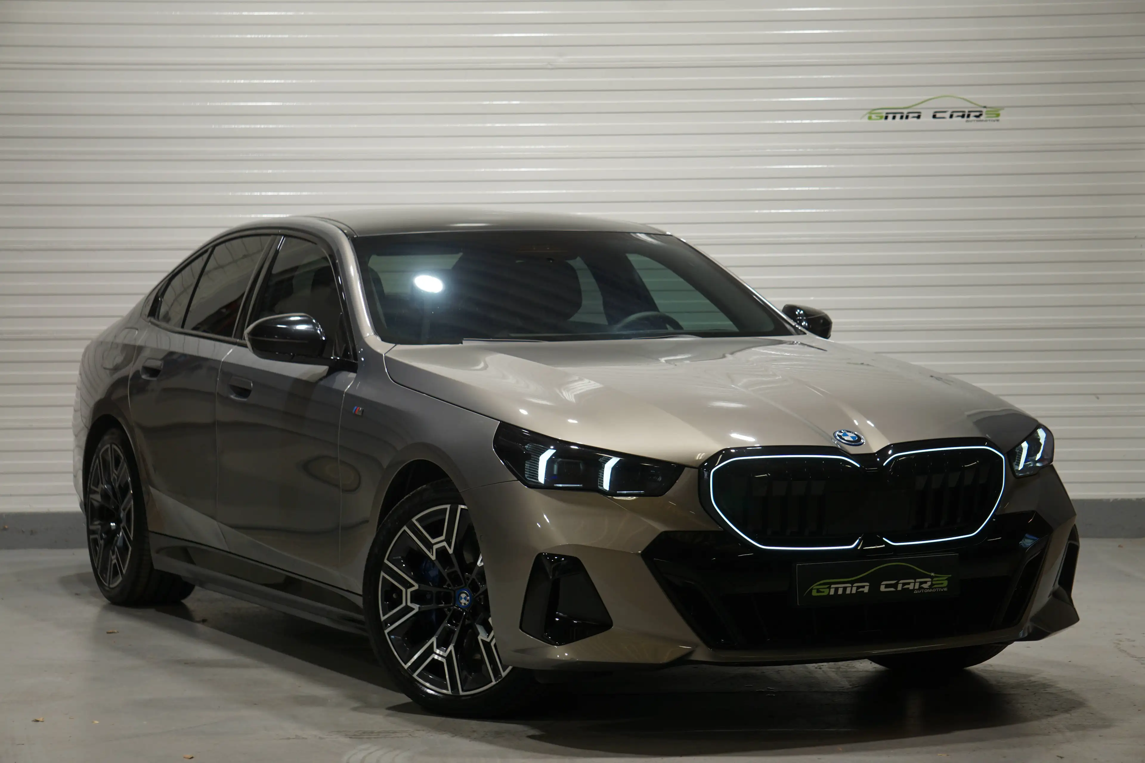 BMW i5 i5 eDrive40-Navi-360°Cam-Pano-Keyless-HeadUp-DodeH-Garantie — photo 2