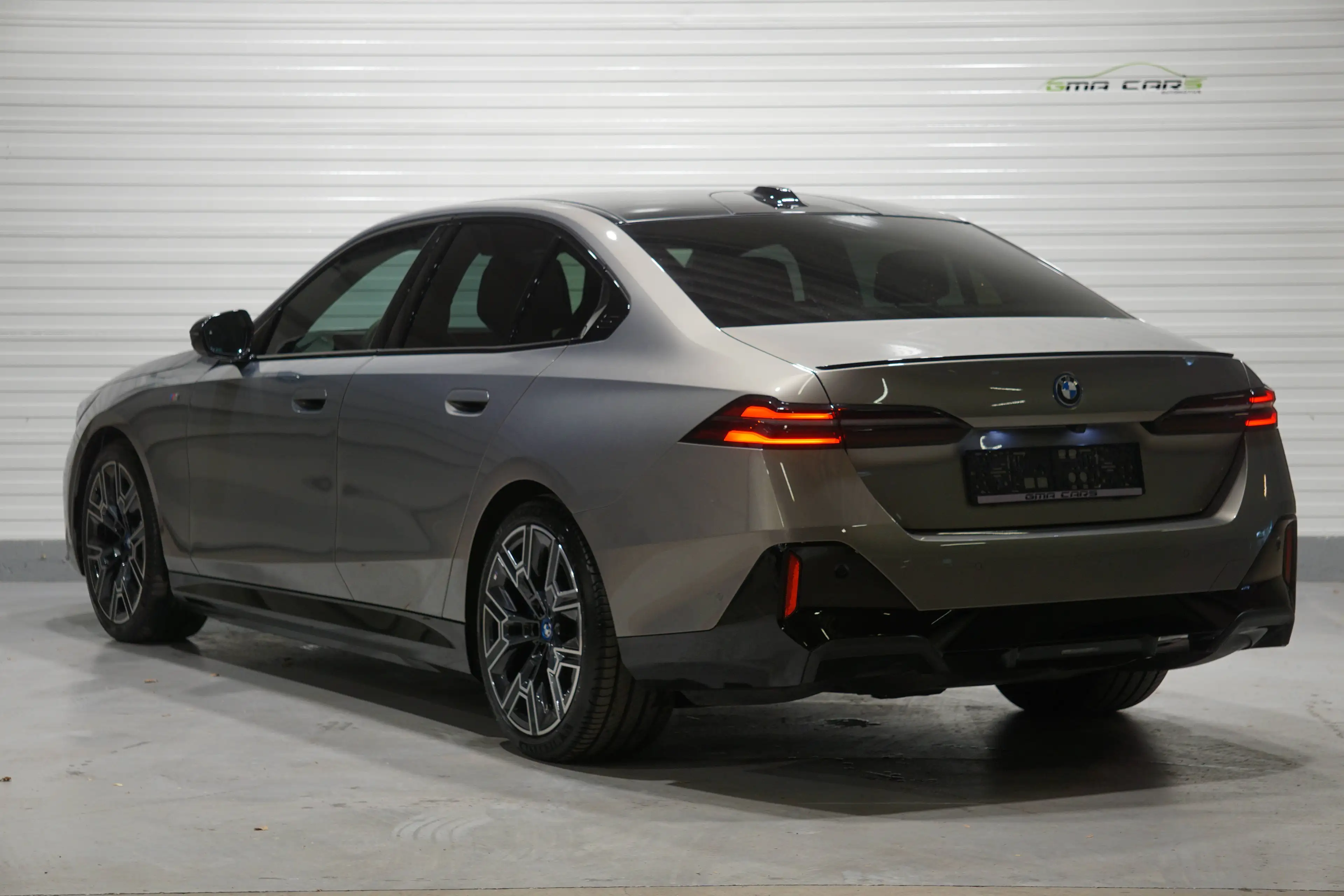 BMW i5 i5 eDrive40-Navi-360°Cam-Pano-Keyless-HeadUp-DodeH-Garantie — photo 4