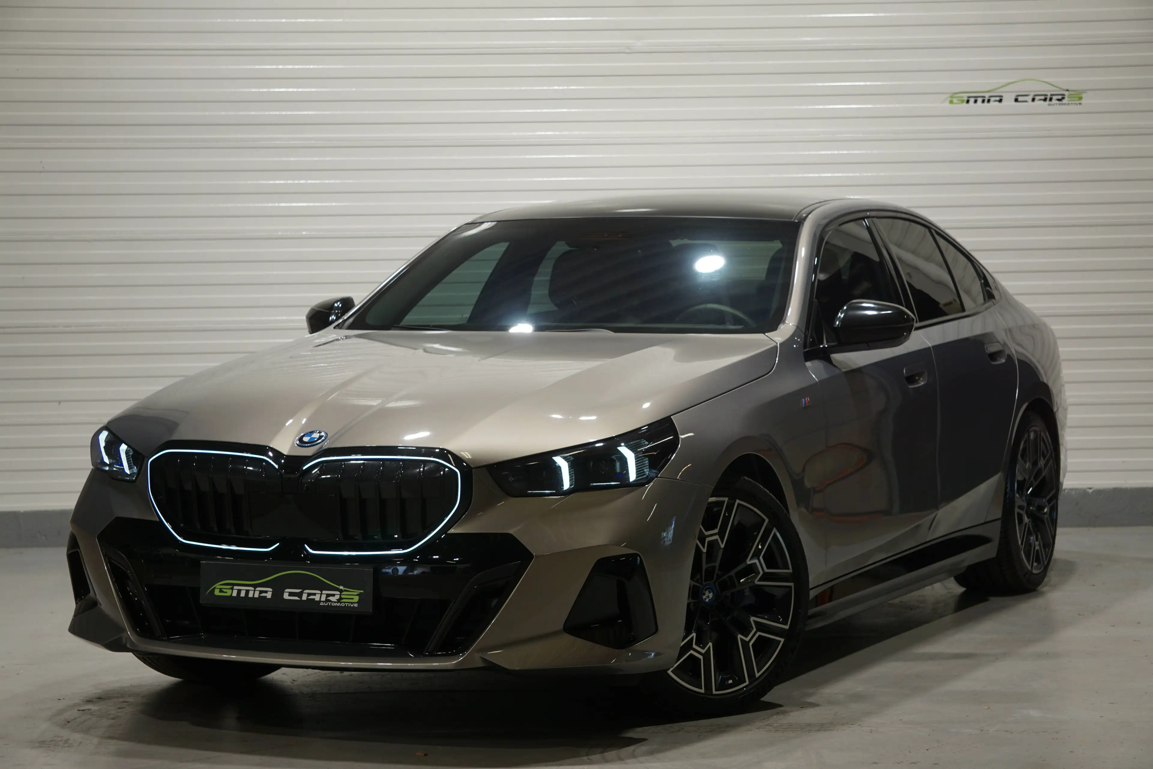 BMW i5 i5 eDrive40-Navi-360°Cam-Pano-Keyless-HeadUp-DodeH-Garantie
