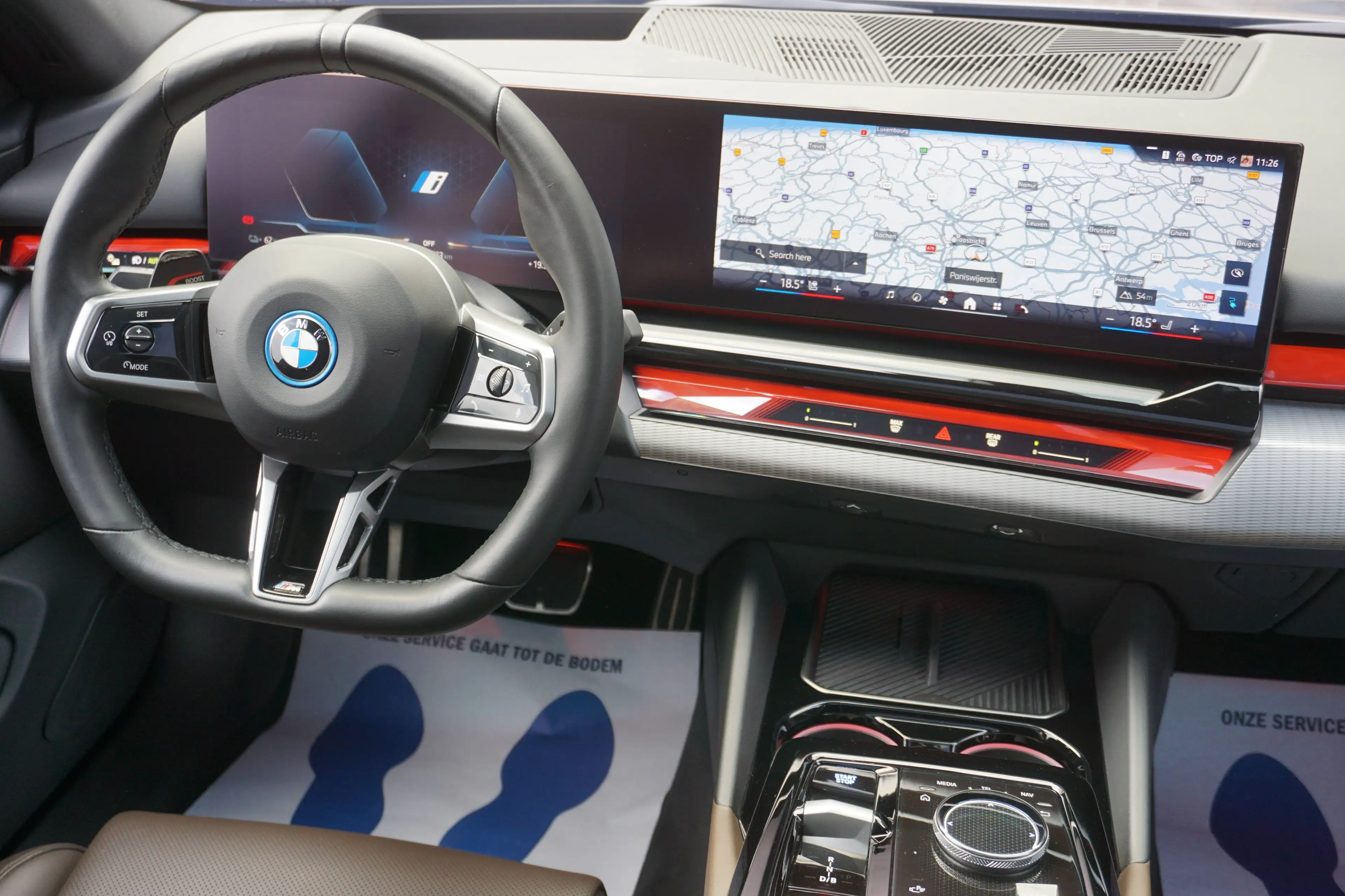BMW i5 i5 eDrive40-Navi-360°Cam-Pano-Keyless-HeadUp-DodeH-Garantie — photo 10