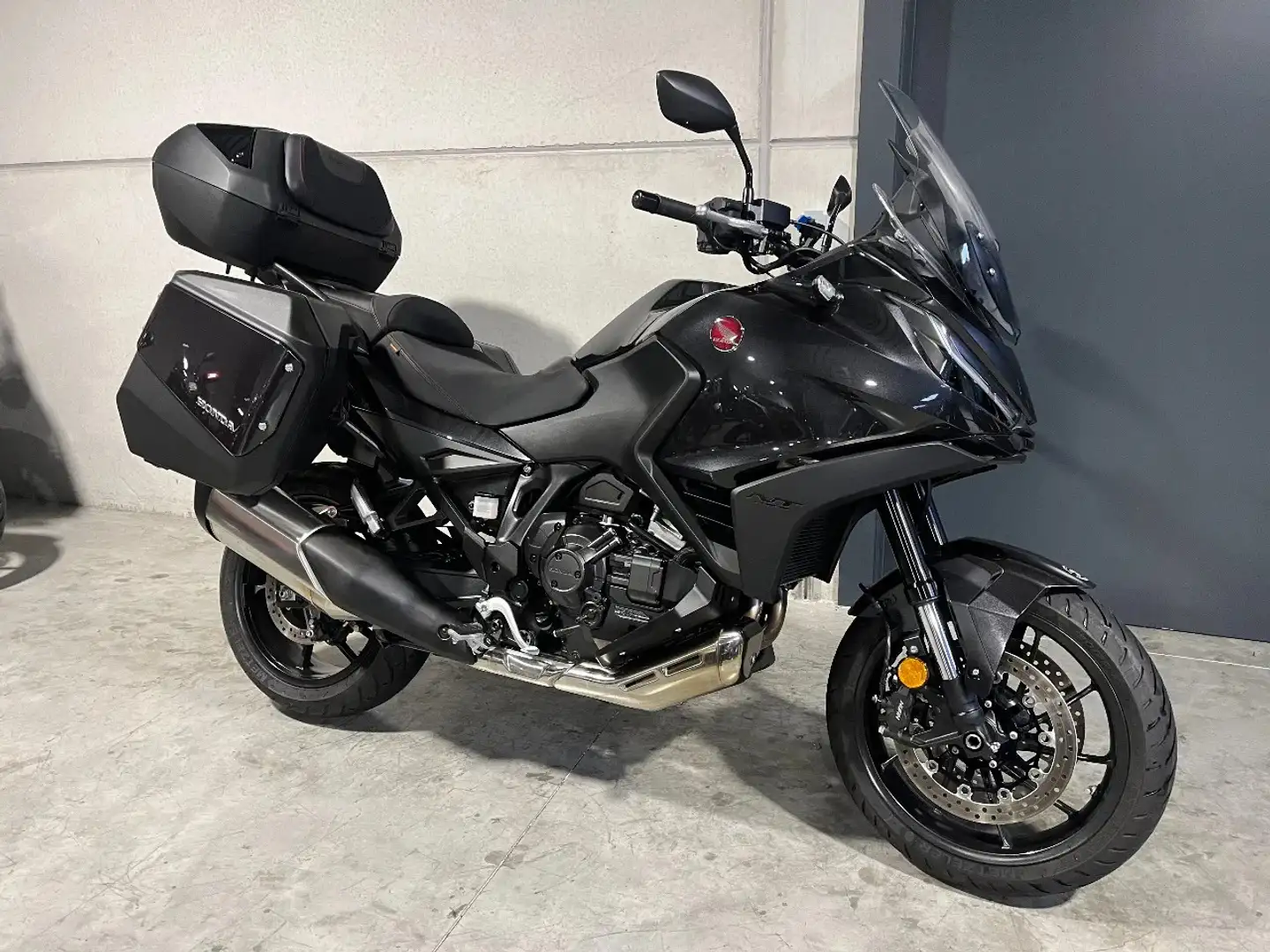 Honda NT 1100 DCT met urban pack en comfortzadels - 1