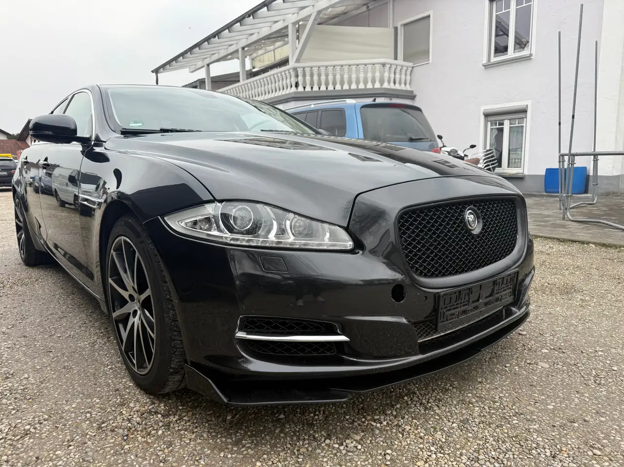 Jaguar XJ