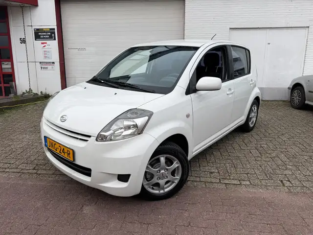 Daihatsu Sirion 2 1.3-16V Comfort| NIEUW APK|AIRCO|AUTOMAAT |LUXE