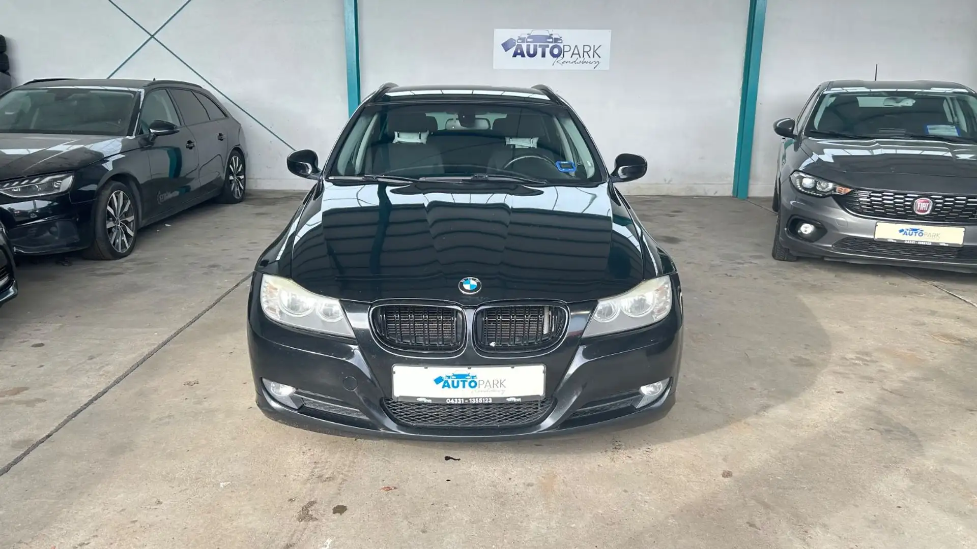 BMW 320 Touring 320 d *AHK* Schwarz - 2