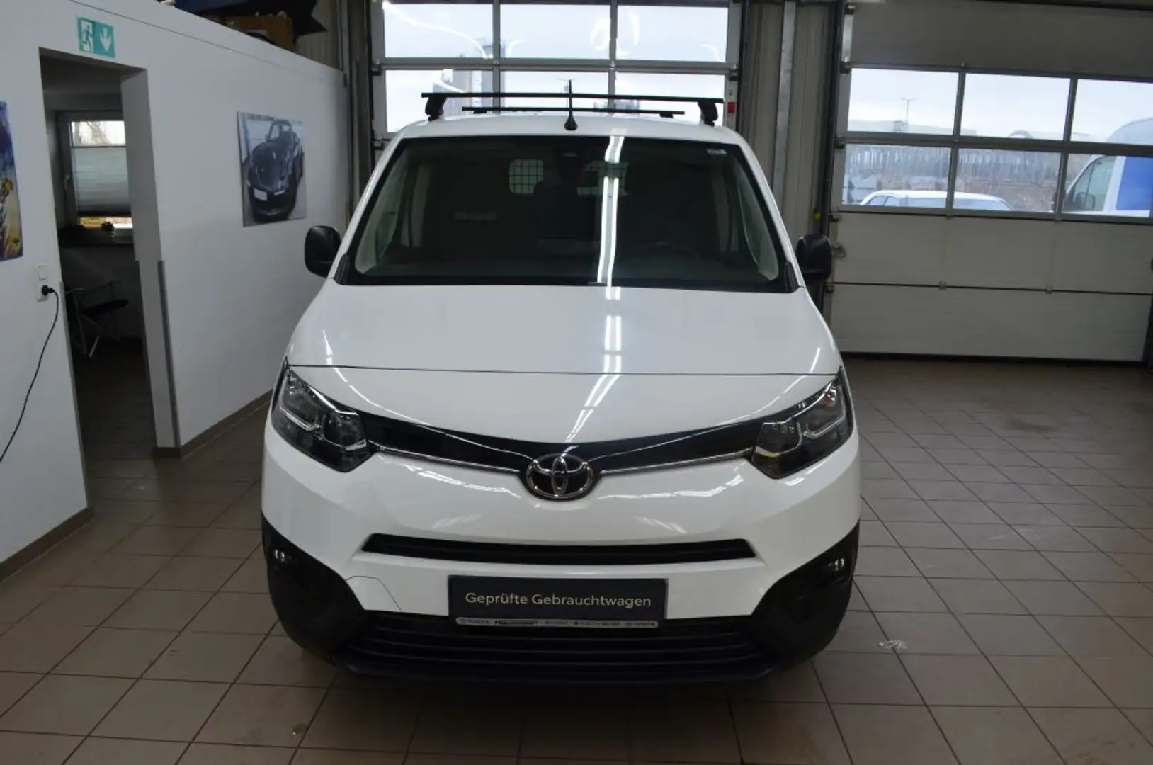 Toyota Proace City L1 1,5D Launch Ed.+AHK*APPLE-CARPLAY Weiß - 2
