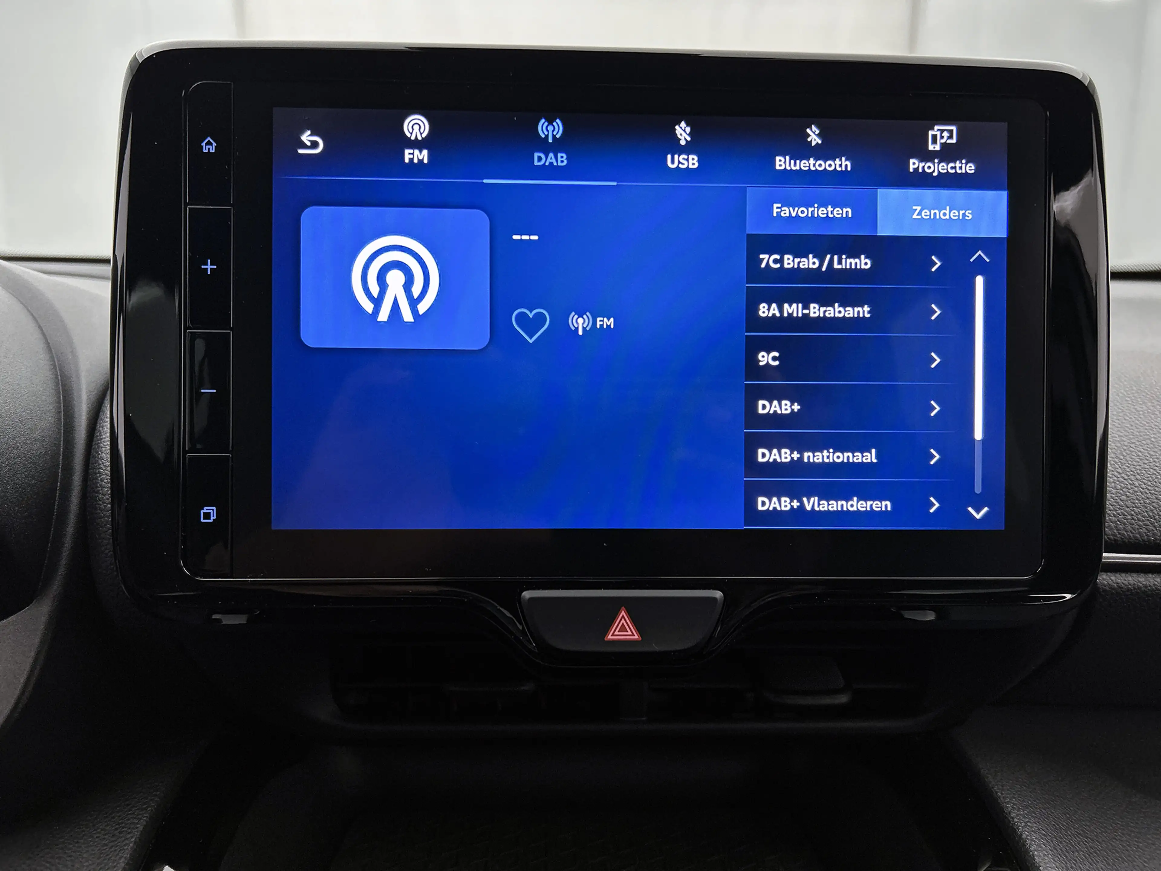 Toyota Yaris Cross 1.5 Hybrid GR Sport — photo 9