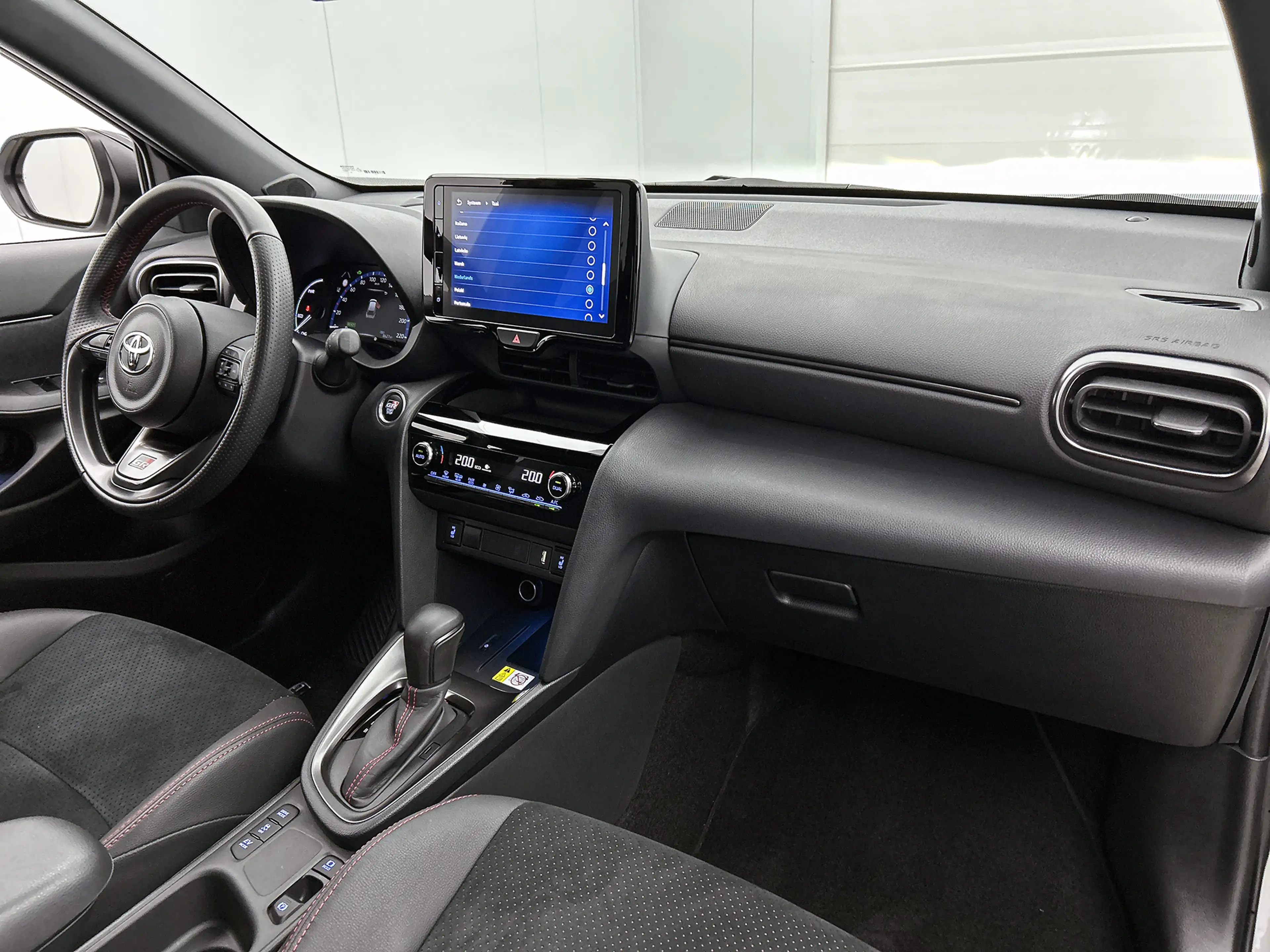 Toyota Yaris Cross 1.5 Hybrid GR Sport — photo 6