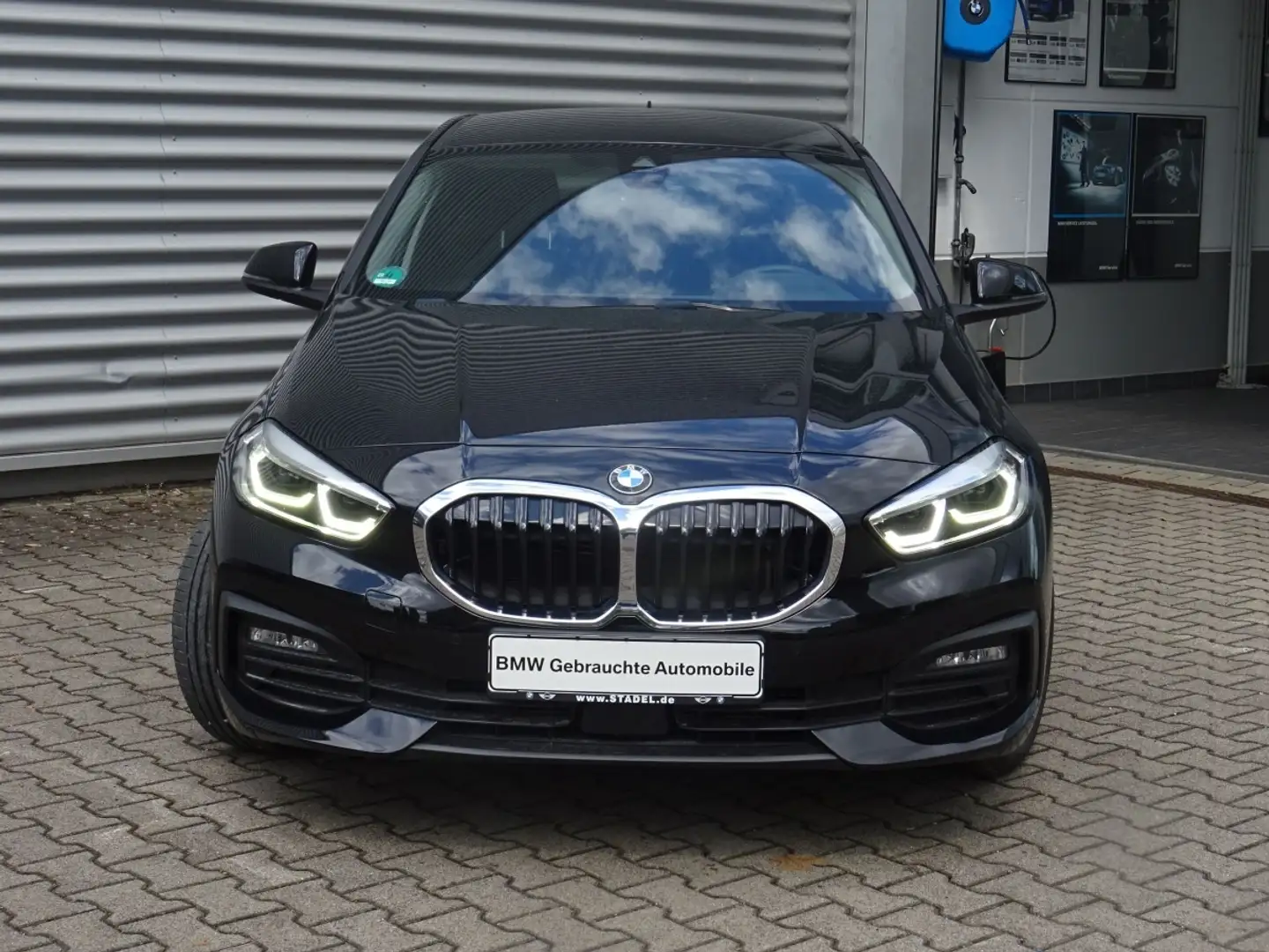 BMW 118 i Lim. Advantage LED HuD Navi CarPlay AHK SH Negro - 2