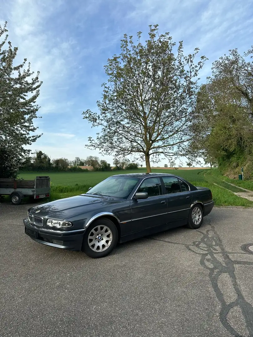 BMW 728 728i Schwarz - 2