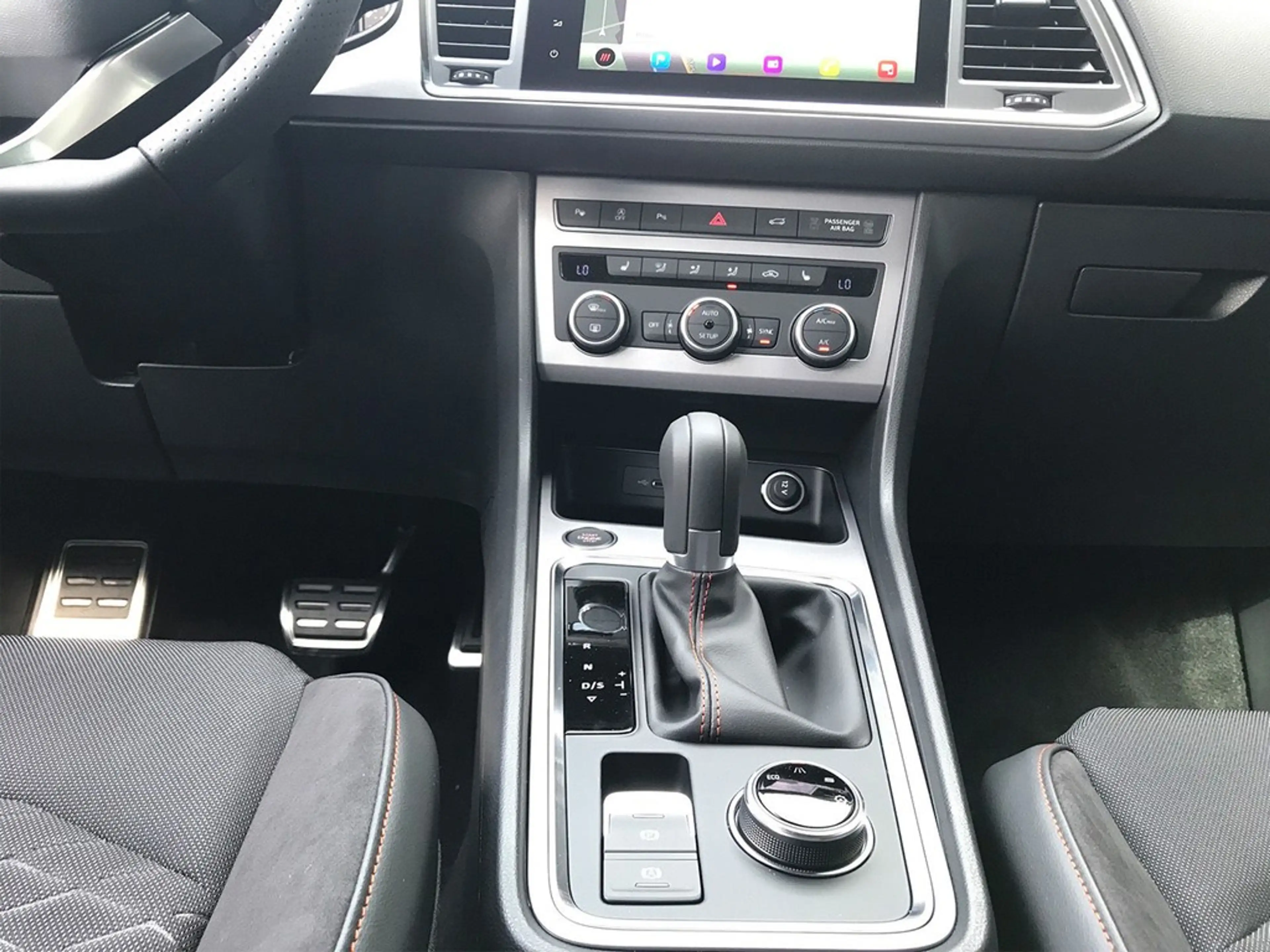 SEAT Ateca 1.5 TSI ACT DSG FR AHK*LED*NAV*ACC*SHZ*PARKLENK... — photo 11