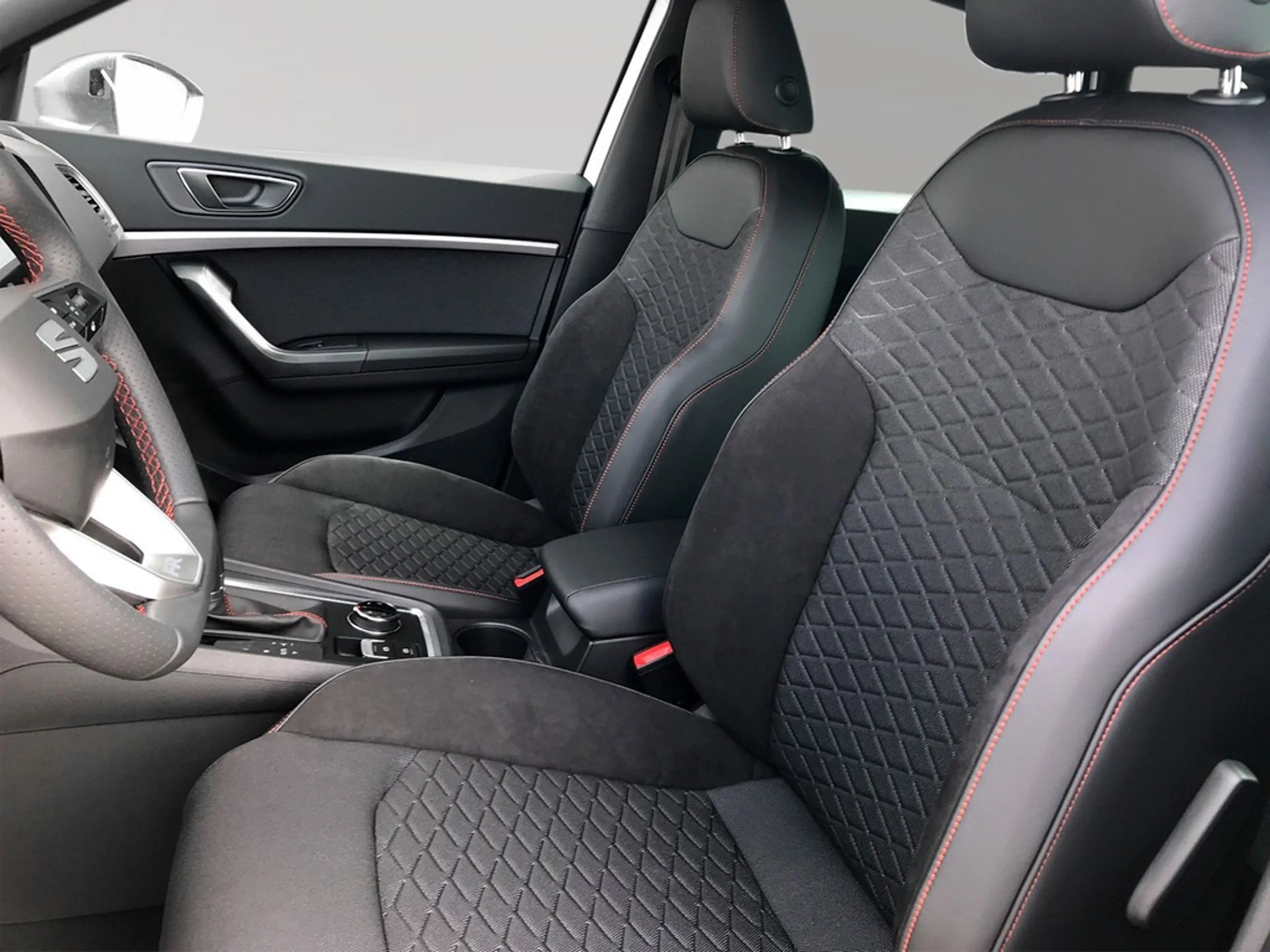 SEAT Ateca 1.5 TSI ACT DSG FR AHK*LED*NAV*ACC*SHZ*PARKLENK... — photo 5