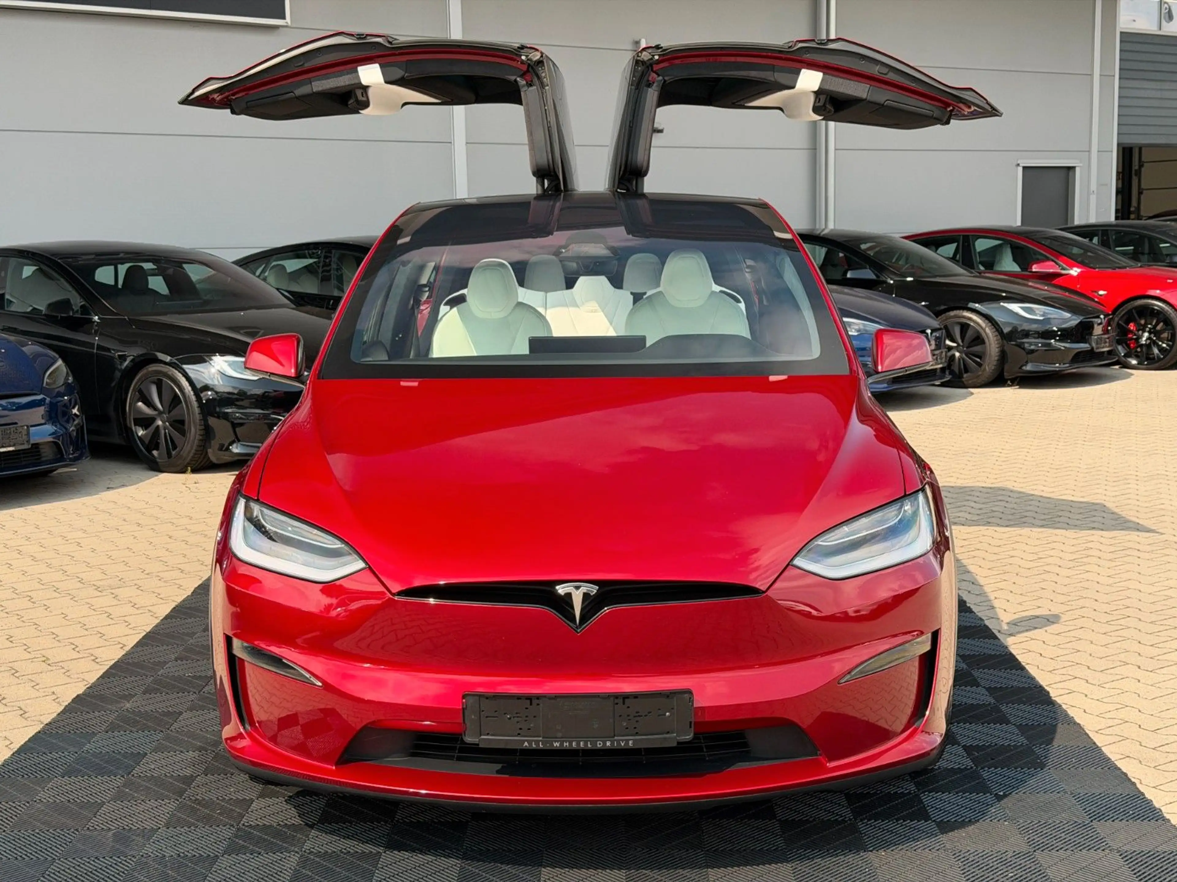 Tesla Model X MODEL X PALLADIUM | EAP4 | 7 SEAT | ULTRA RED — photo 2