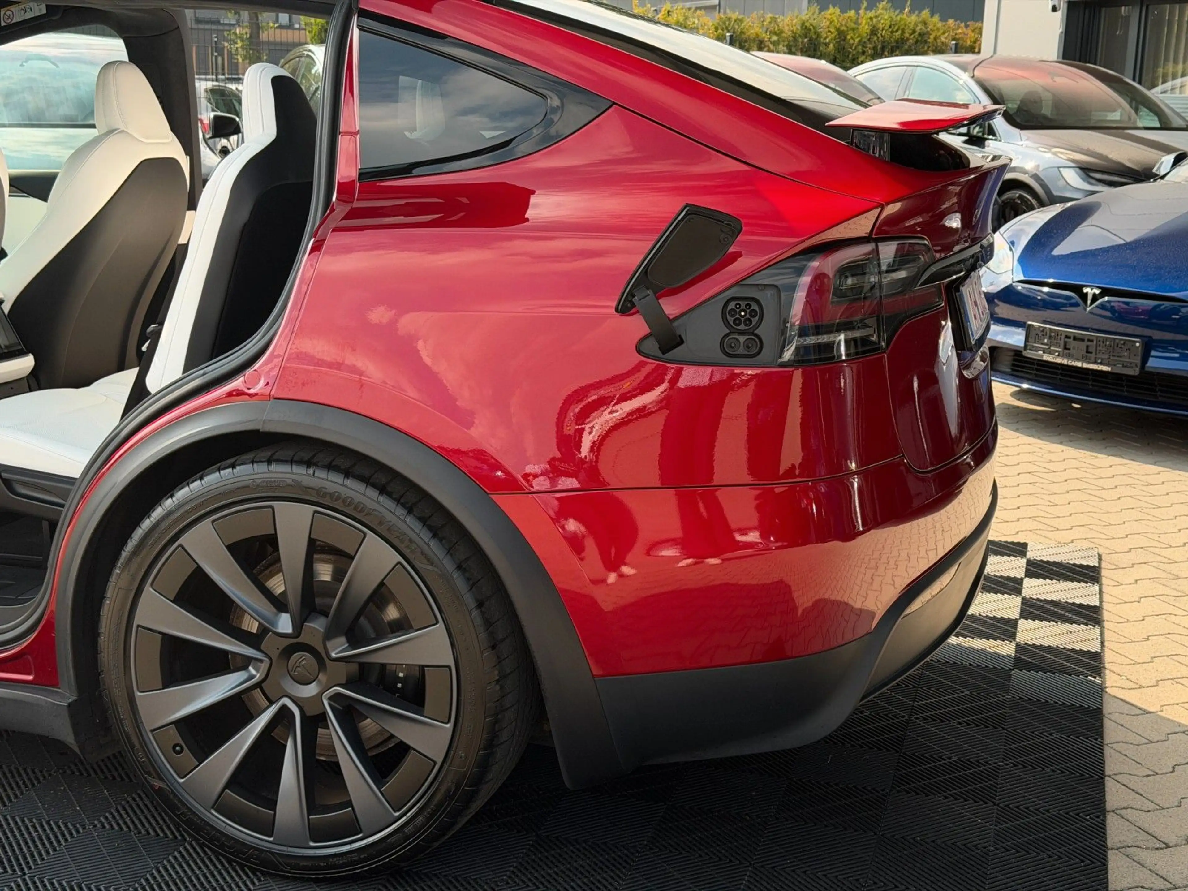 Tesla Model X MODEL X PALLADIUM | EAP4 | 7 SEAT | ULTRA RED — photo 6