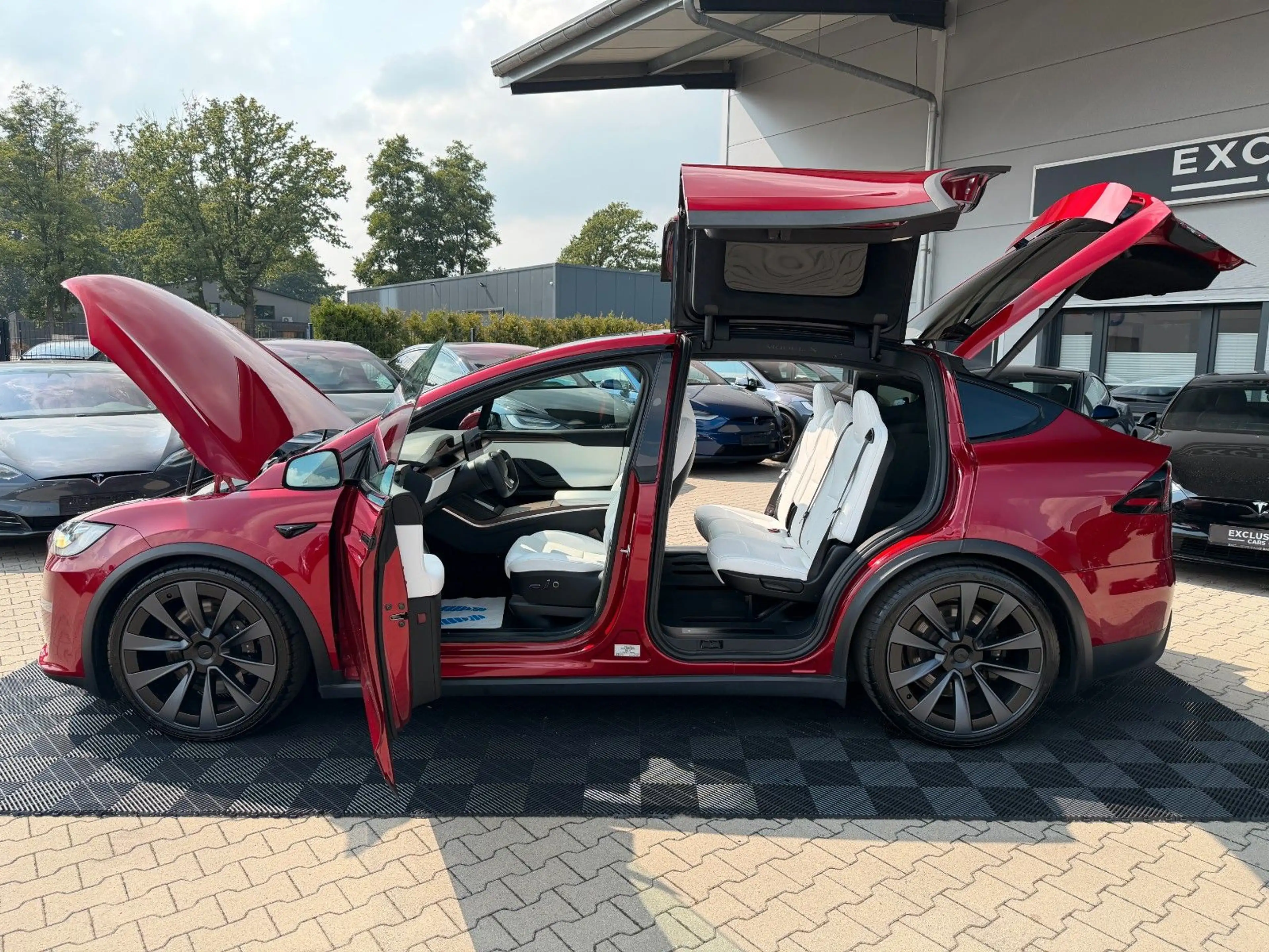 Tesla Model X MODEL X PALLADIUM | EAP4 | 7 SEAT | ULTRA RED — photo 4