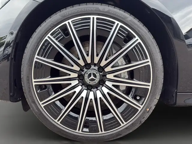 Mercedes-Benz 220 view 8