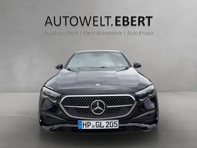 Mercedes-Benz 220 view 6