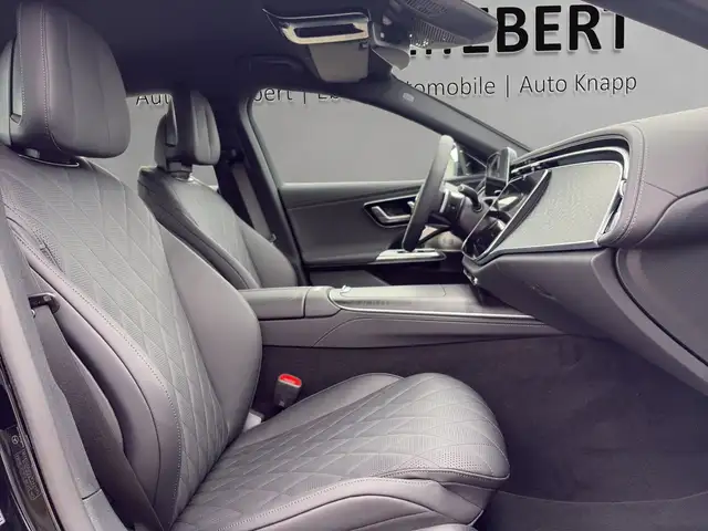Mercedes-Benz 220 view 9