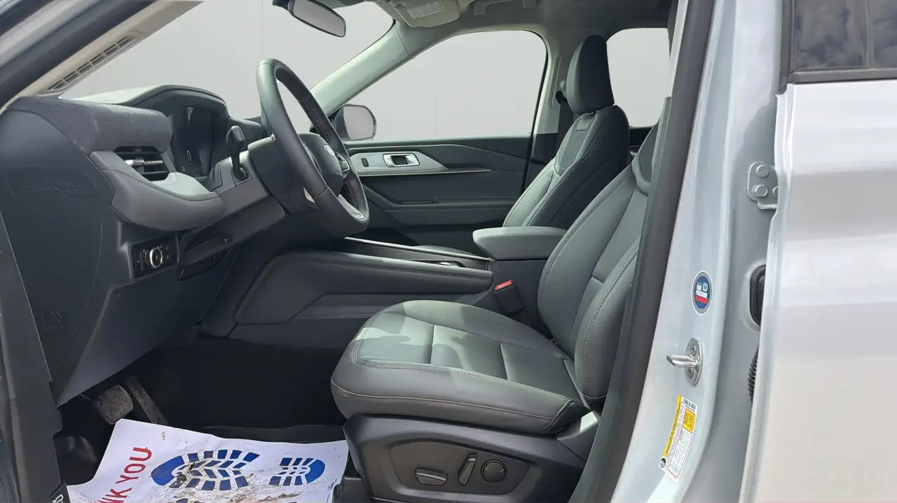 Ford Explorer снимка Ford Explorer