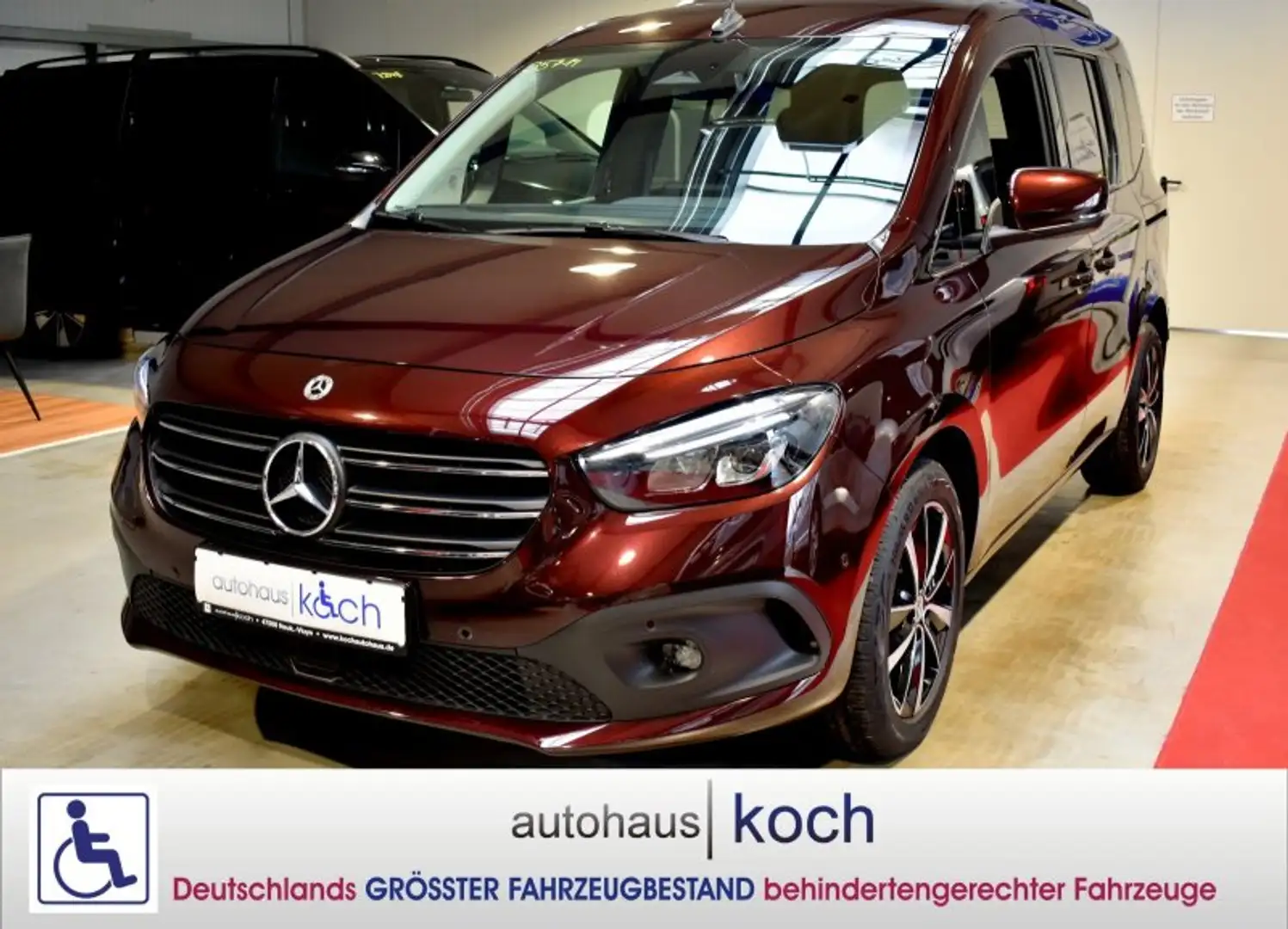 Mercedes-Benz T-Class 180 Progressive Edition rollstuhlgerecht Rood - 1