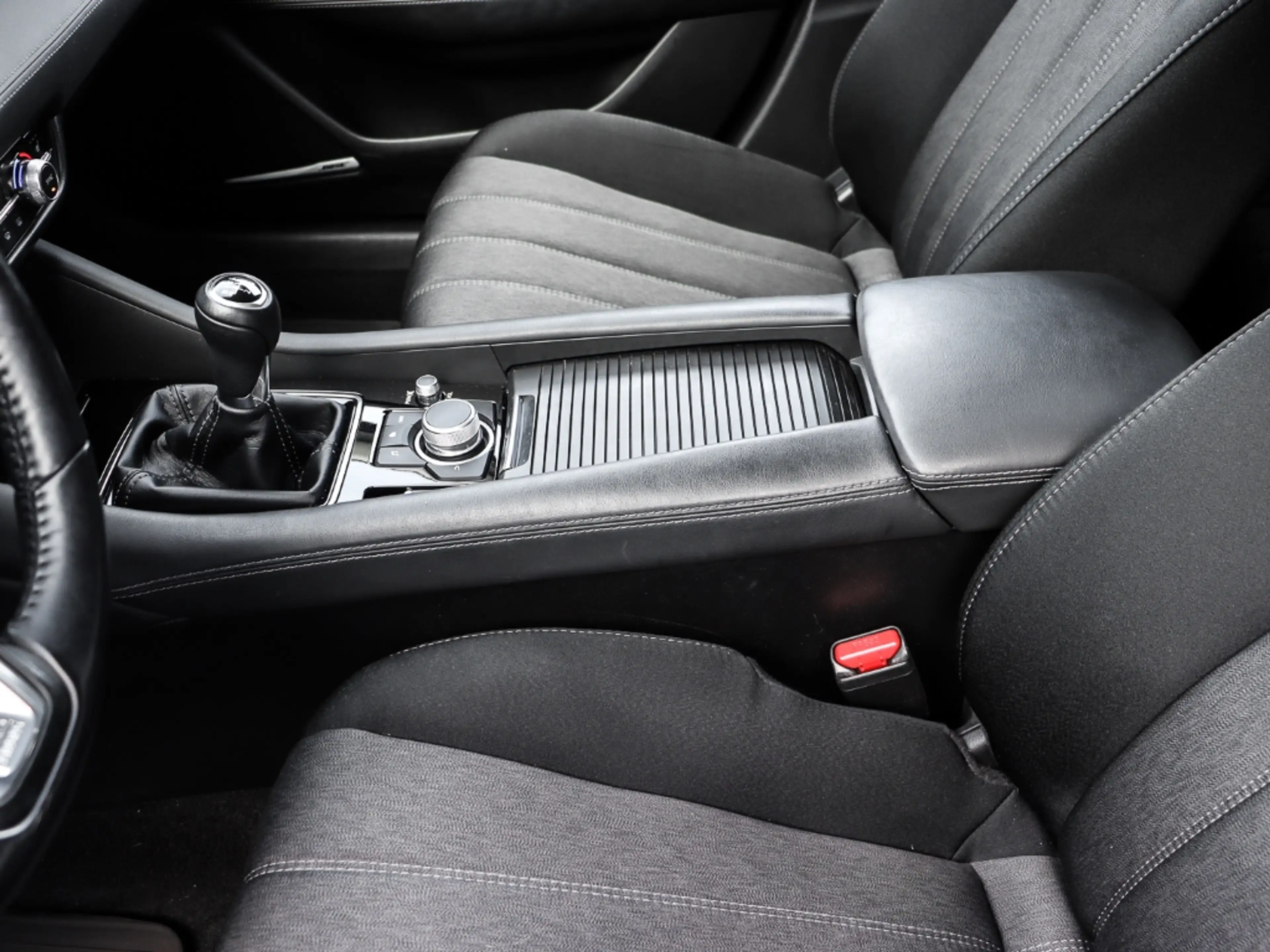 Mazda 6 Kombi SKYACTIV-G 165PS FWD 6GS Sports-Line LED AHK — photo 15