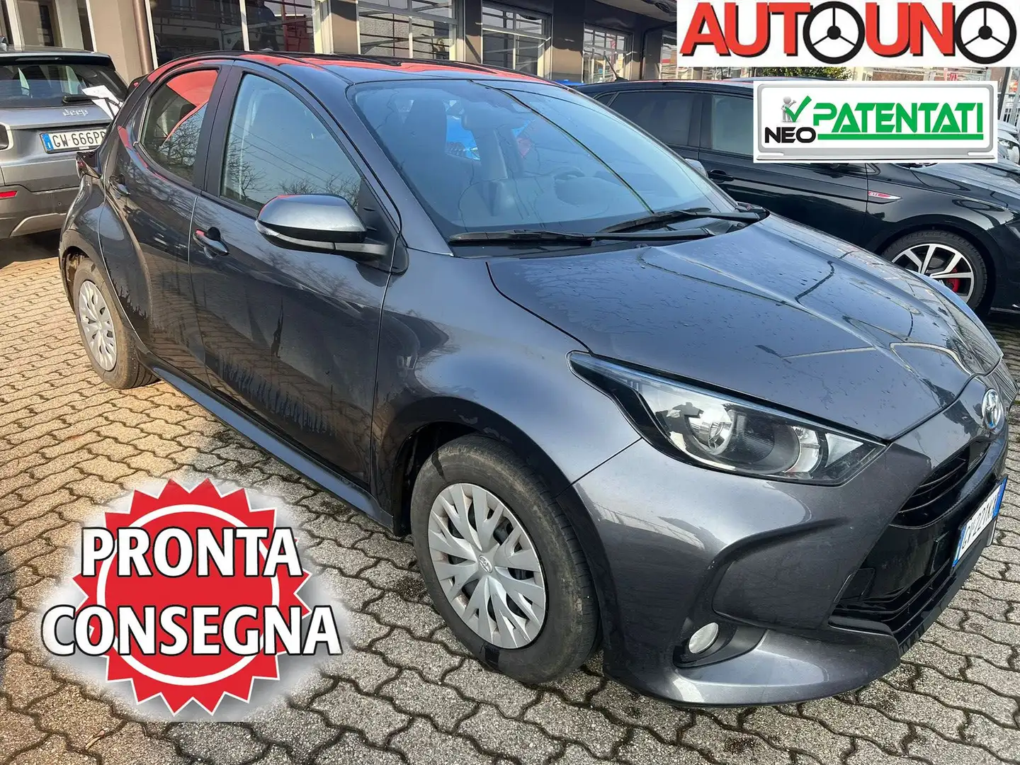 Toyota Yaris 1.5 Hybrid 5 porte Active Grigio - 1
