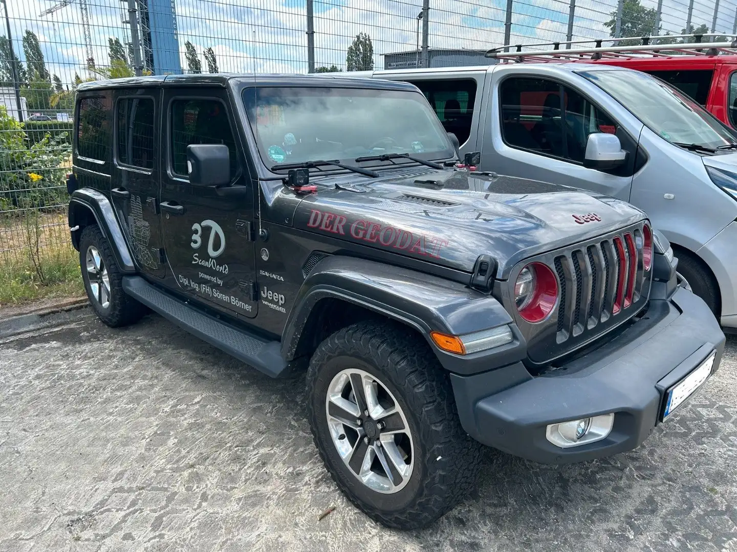 Jeep Wrangler Unlimited JL MY18 Sahara 2.2 Grau - 1