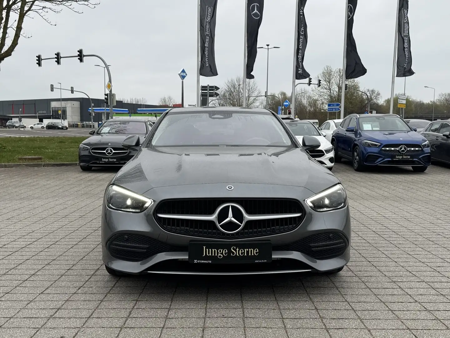 Mercedes-Benz C 300 C 300 d 4M Advanced InfoPaket StHz Burmester Distr Grau - 2