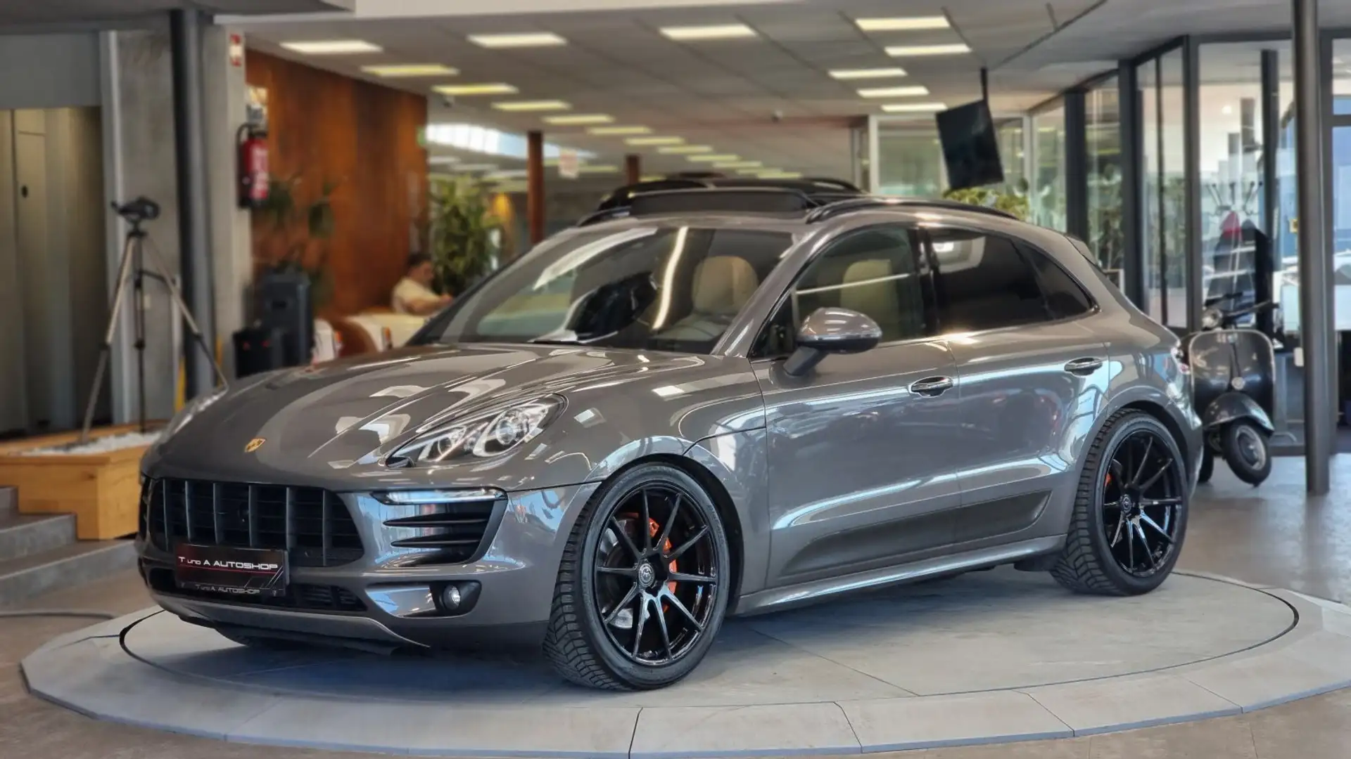 Porsche Macan S Aut. *Pano*Navi*Luftfe*BOSE*Keyless-Go* Grau - 2