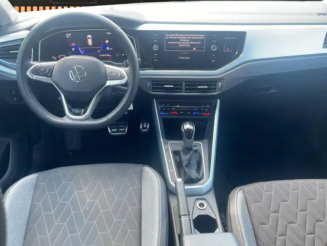 Volkswagen Polo view 4