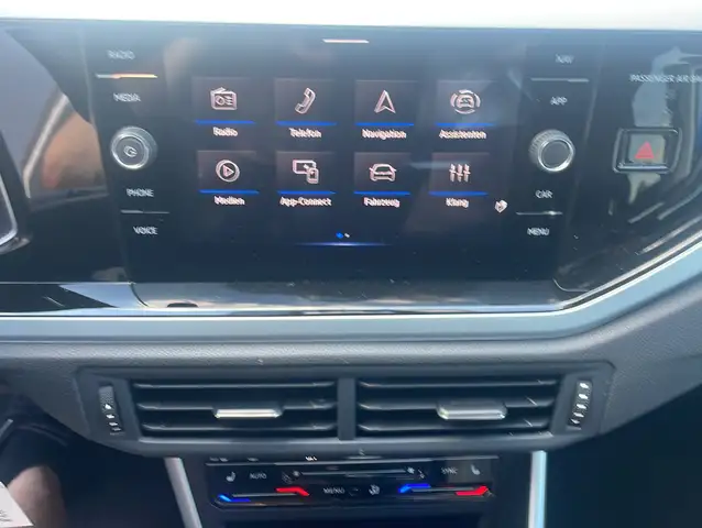 Volkswagen Polo view 8