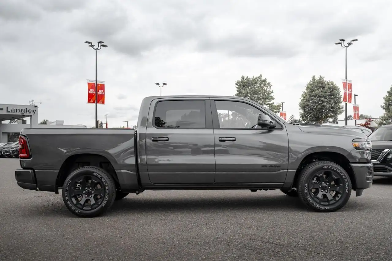 RAM 1500 снимка RAM 1500