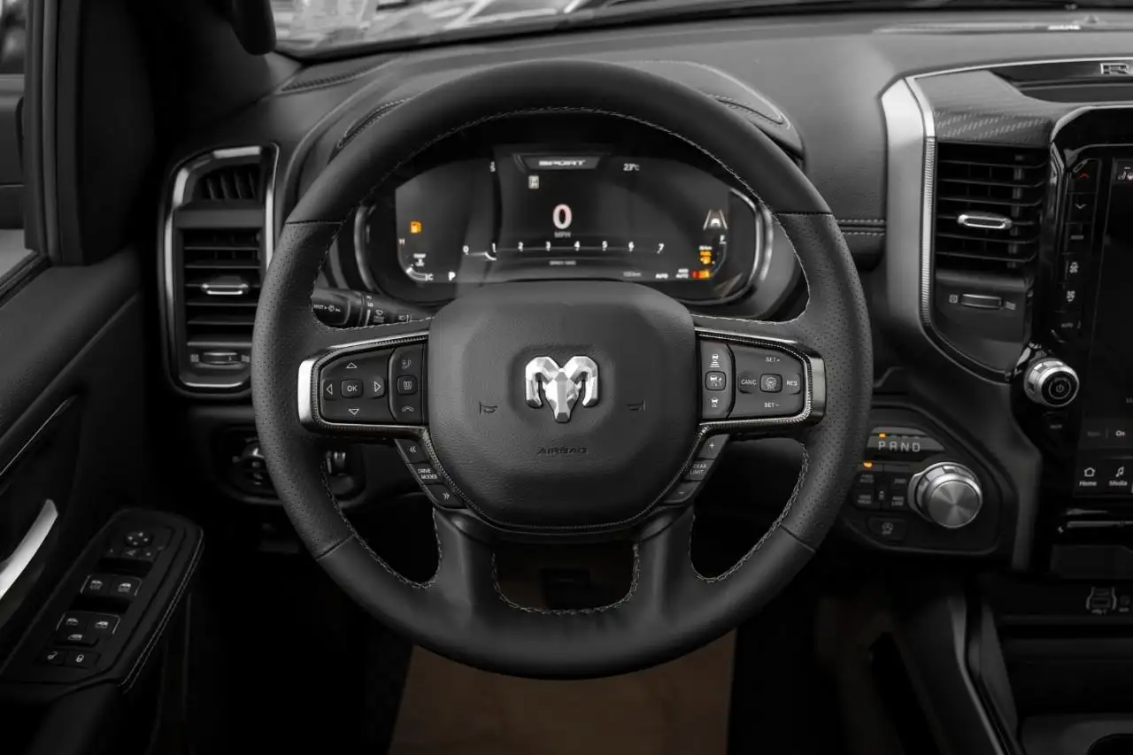RAM 1500 снимка RAM 1500