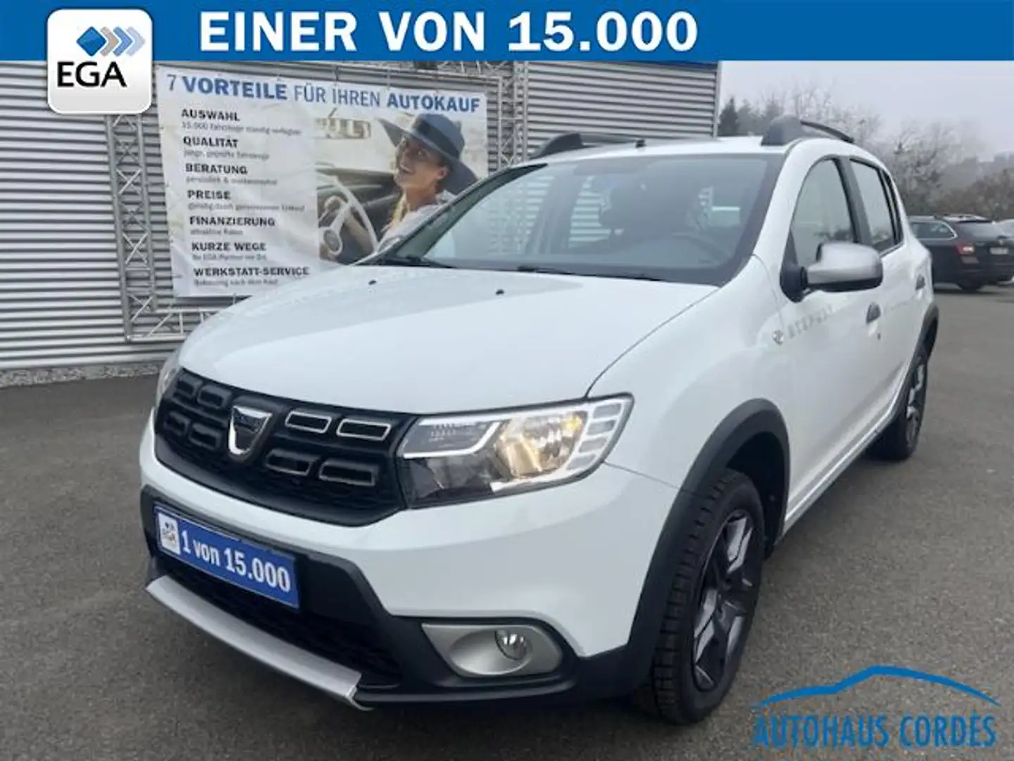 Dacia Sandero II STEPWAY CELEBRATION AUTOMATIK*NAVI*PDC*AHK Blanc - 1
