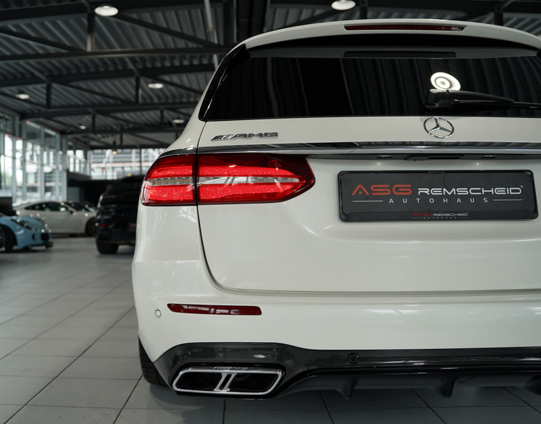 Mercedes-Benz E 63 AMG S 4M T *20 *Perf-AGA *Pano *Keramik — photo 10