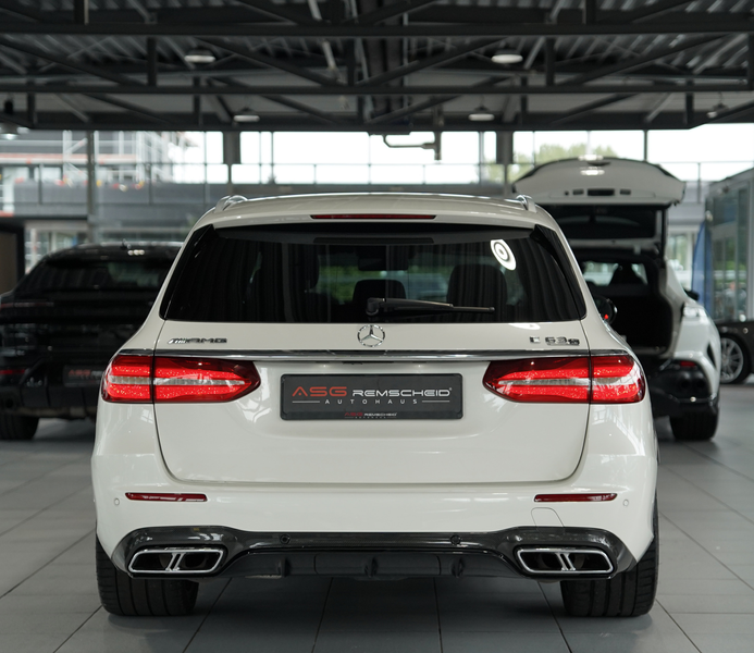 Mercedes-Benz E 63 AMG S 4M T *20 *Perf-AGA *Pano *Keramik — photo 6