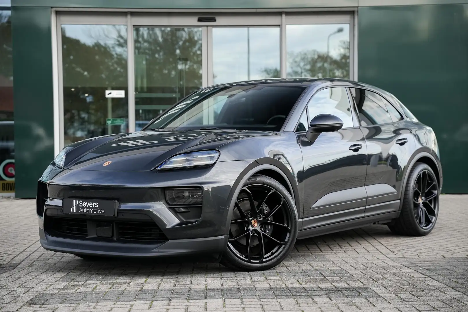 Porsche Macan 4 100 kWh | Luchtvering Adaptief PASM | Panoramada Grijs - 2