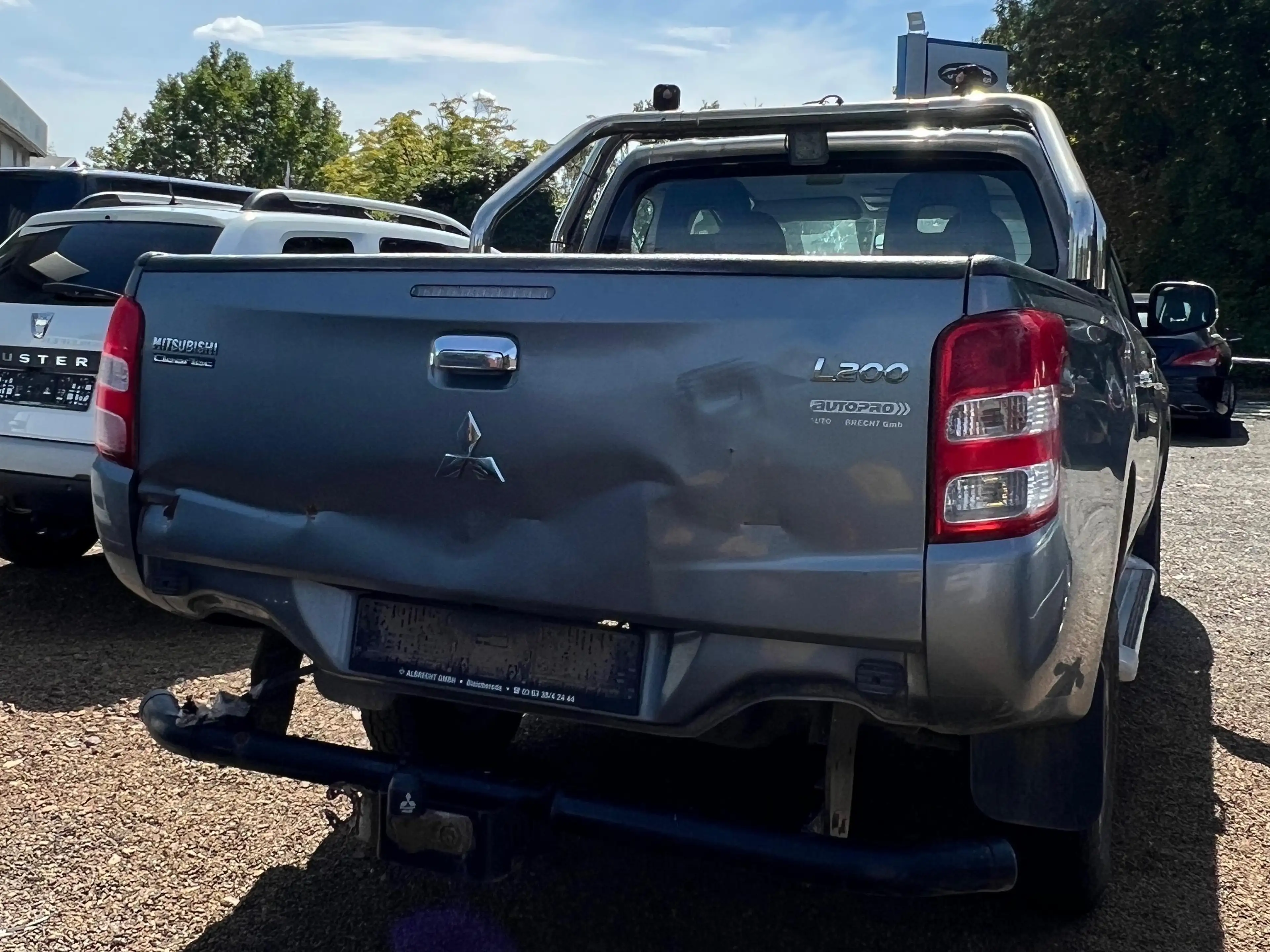 Mitsubishi L200 Basis Club Cab 4WD — photo 3