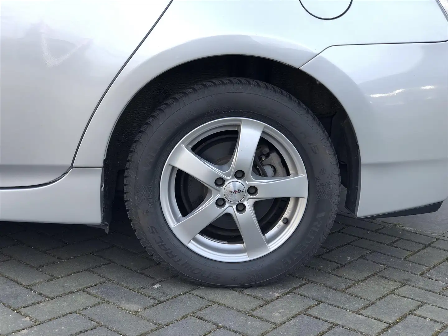 Toyota Prius 1.8 Full Hybrid Comfort | Parkeersensoren, Head up Grijs - 2