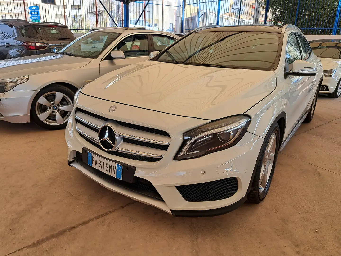 Mercedes-Benz GLA 220 GLA 220 CDI 170CV Automatic 4matic AMG Weiß - 2