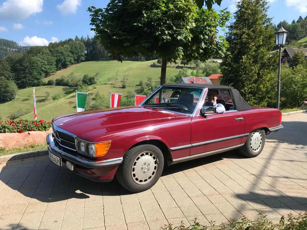 Mercedes-Benz 560 SEC, foto 1