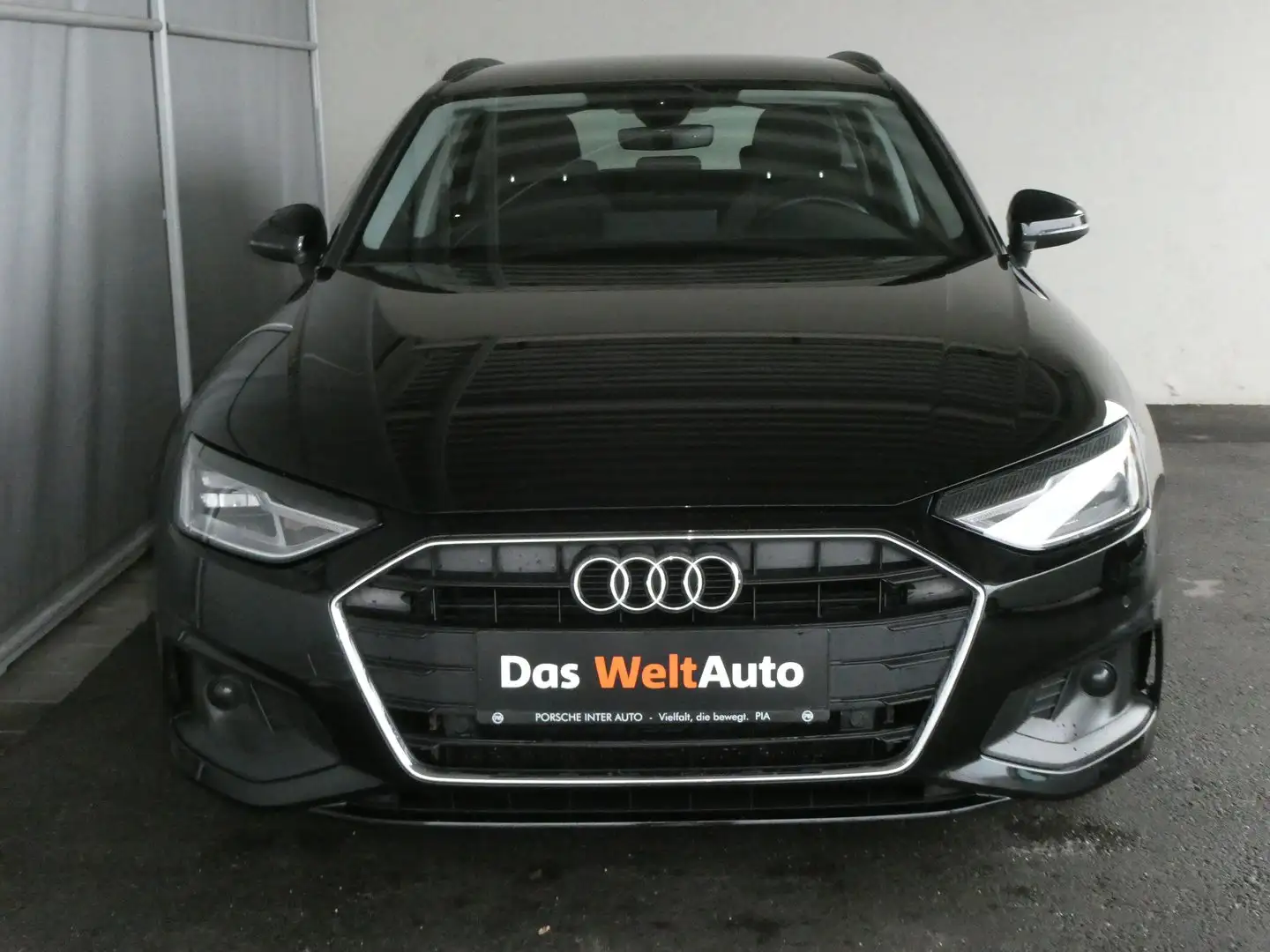 Audi A4 35 TDI Schwarz - 2