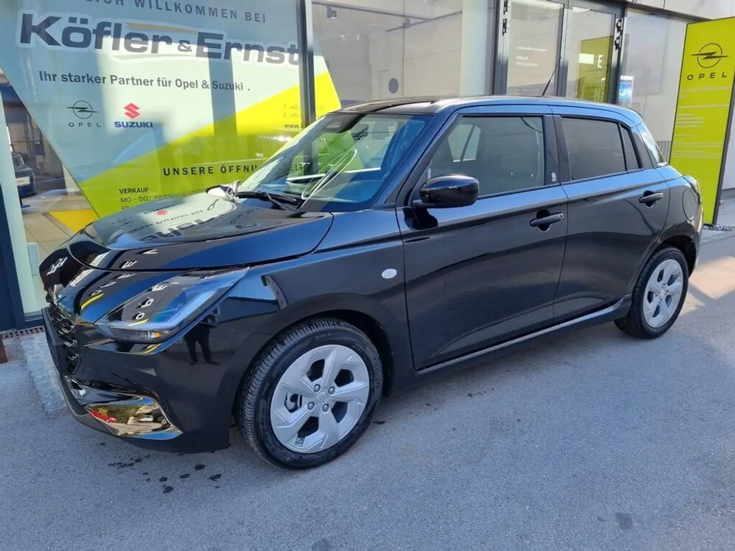 Suzuki Swift 1,2 Hybrid Shine Schwarz - 1