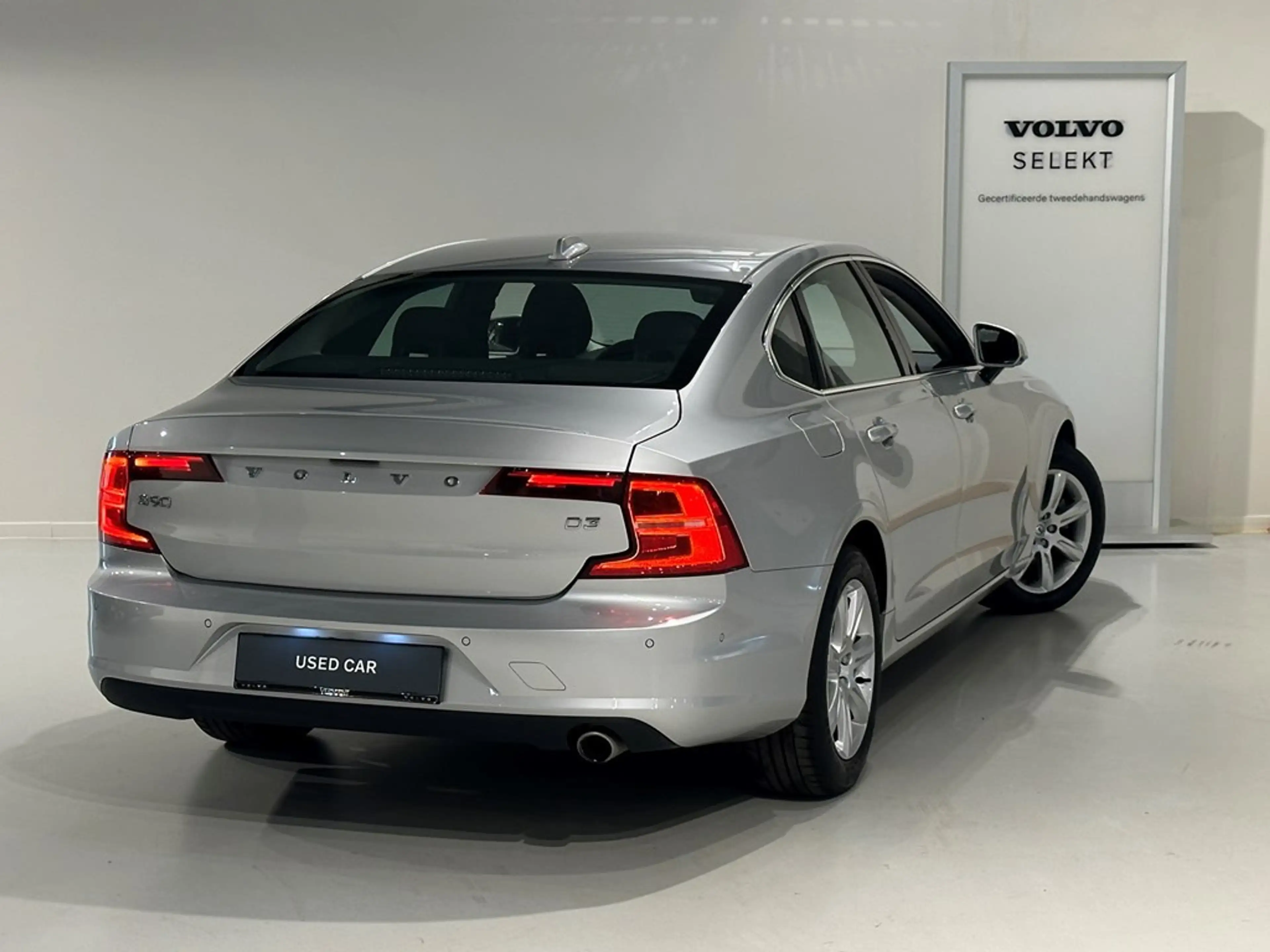 Volvo S90 D3 Momentum Pro — photo 2