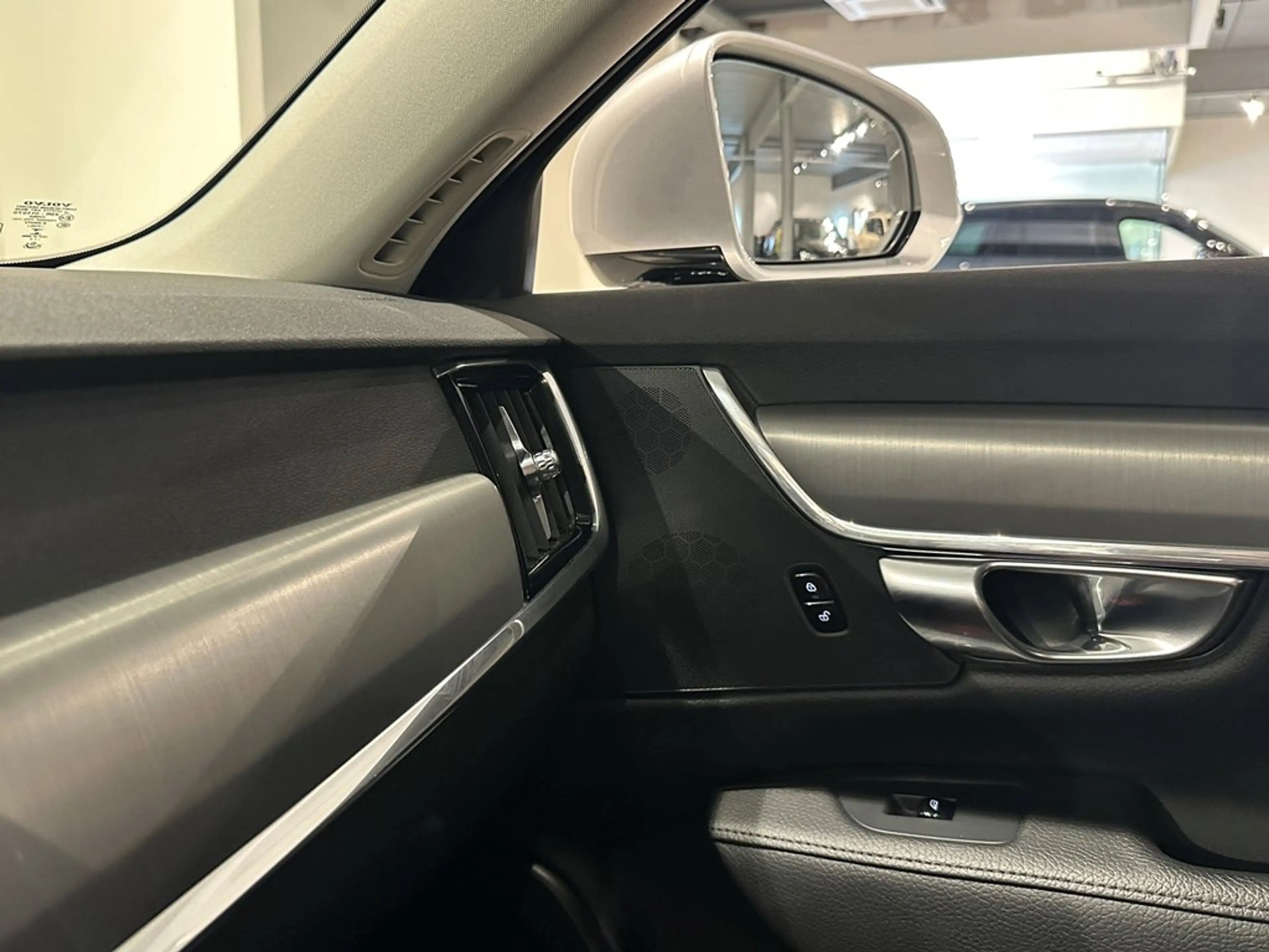 Volvo S90 D3 Momentum Pro — photo 7