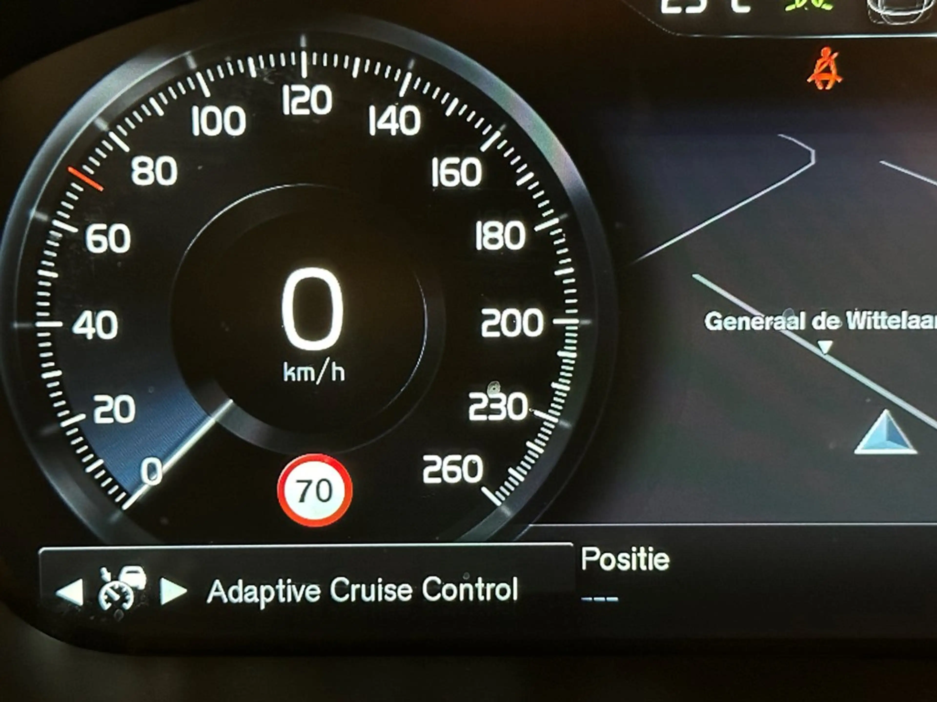 Volvo S90 D3 Momentum Pro — photo 9