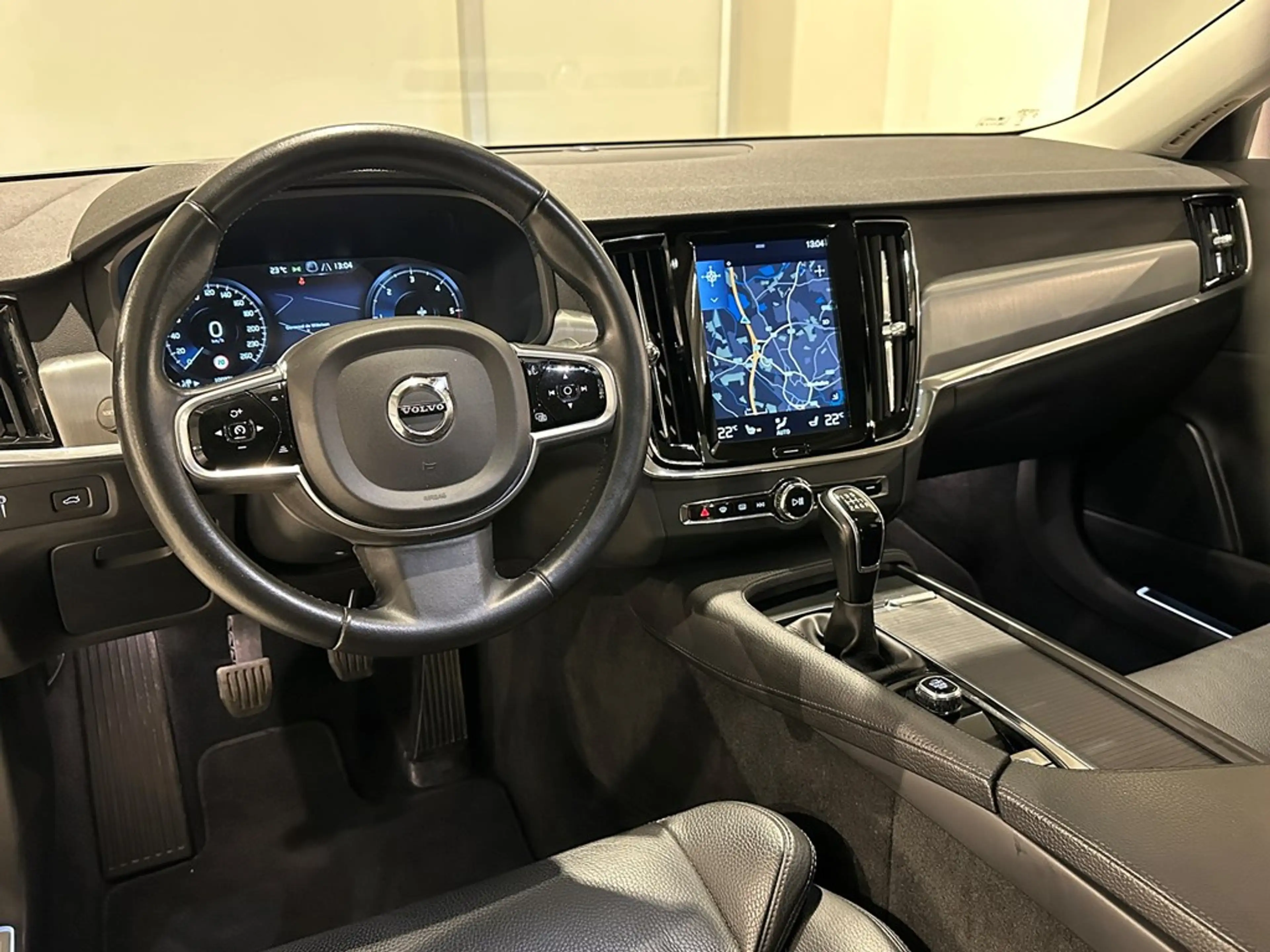 Volvo S90 D3 Momentum Pro — photo 4