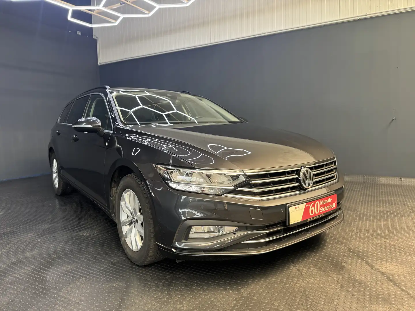 Volkswagen Passat Business*3J.Garantie*DSG*AHK*LED*CarPlay* Grau - 1
