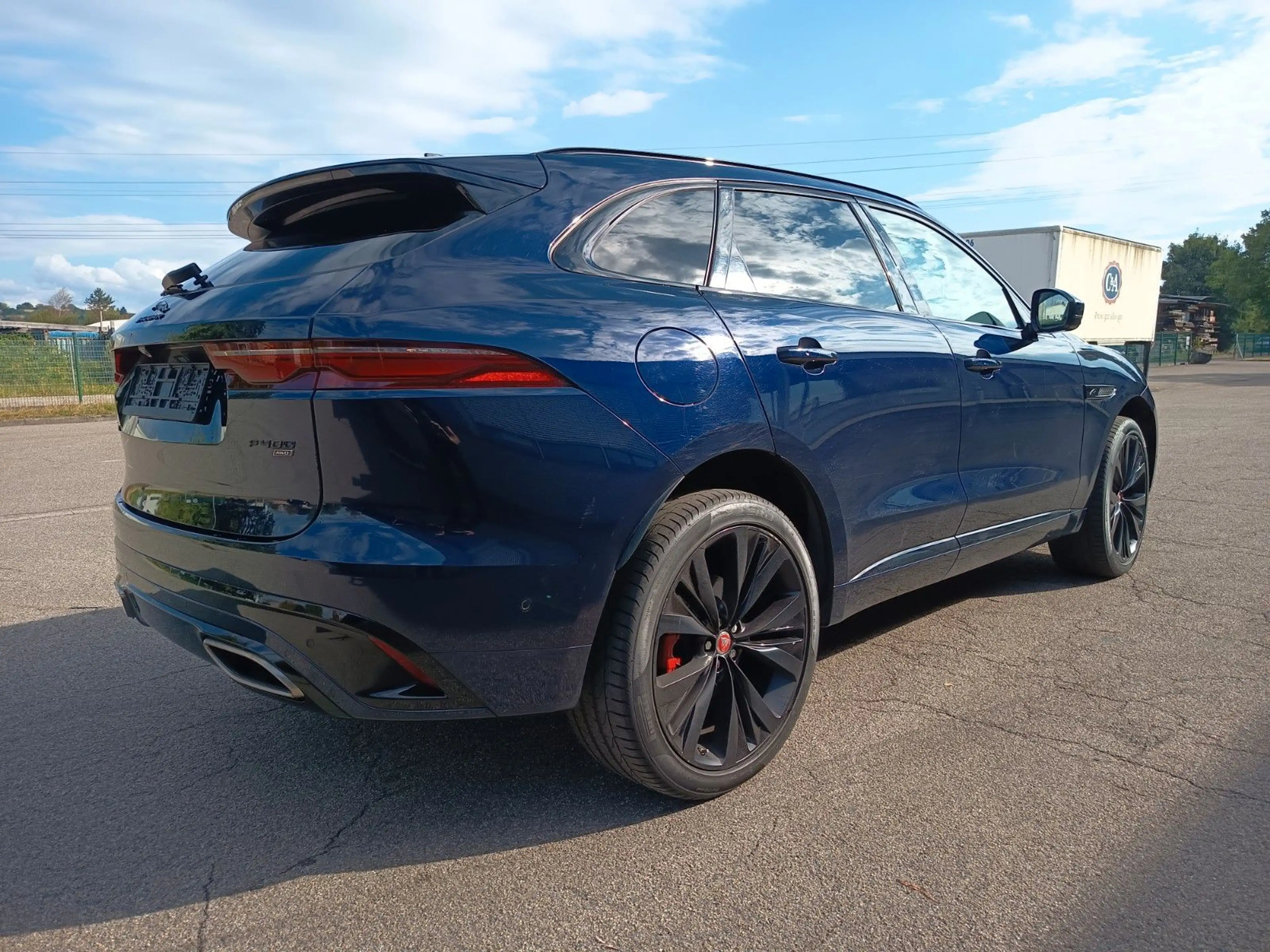 Jaguar F-Pace F-PACE R-Dynamic SE AWD — photo 5
