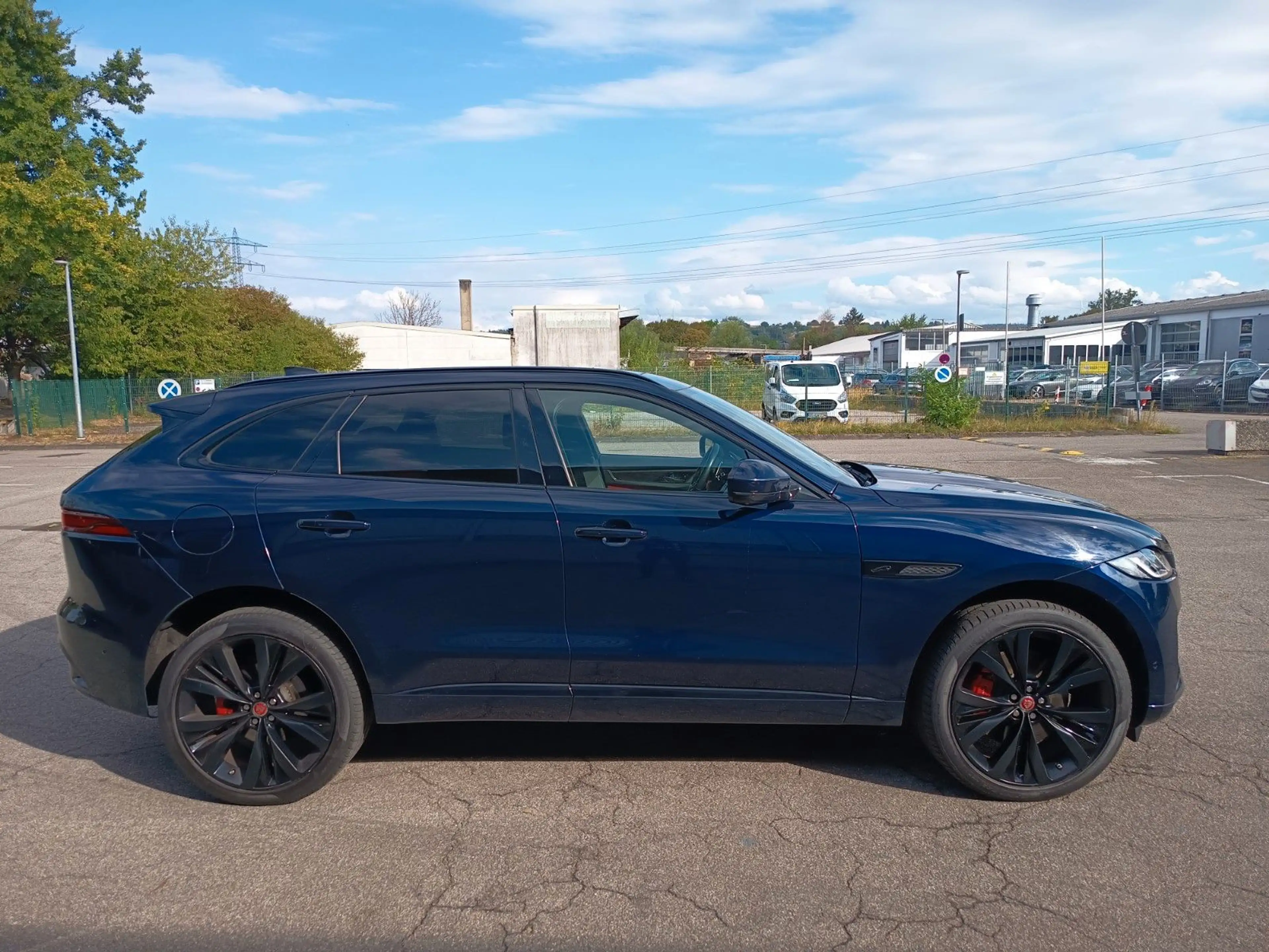 Jaguar F-Pace F-PACE R-Dynamic SE AWD — photo 4